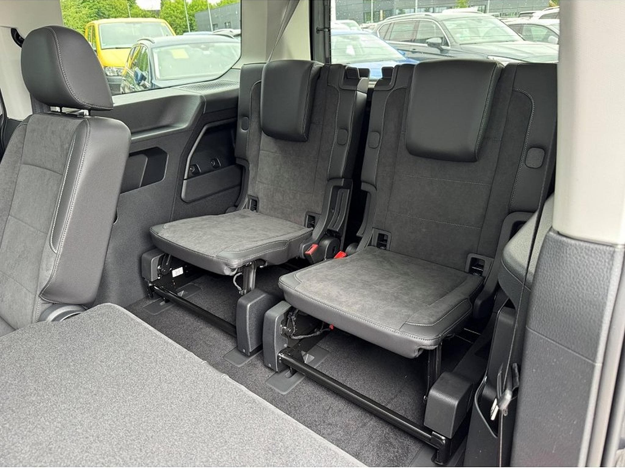 VW Caddy (2025) - Photo 11