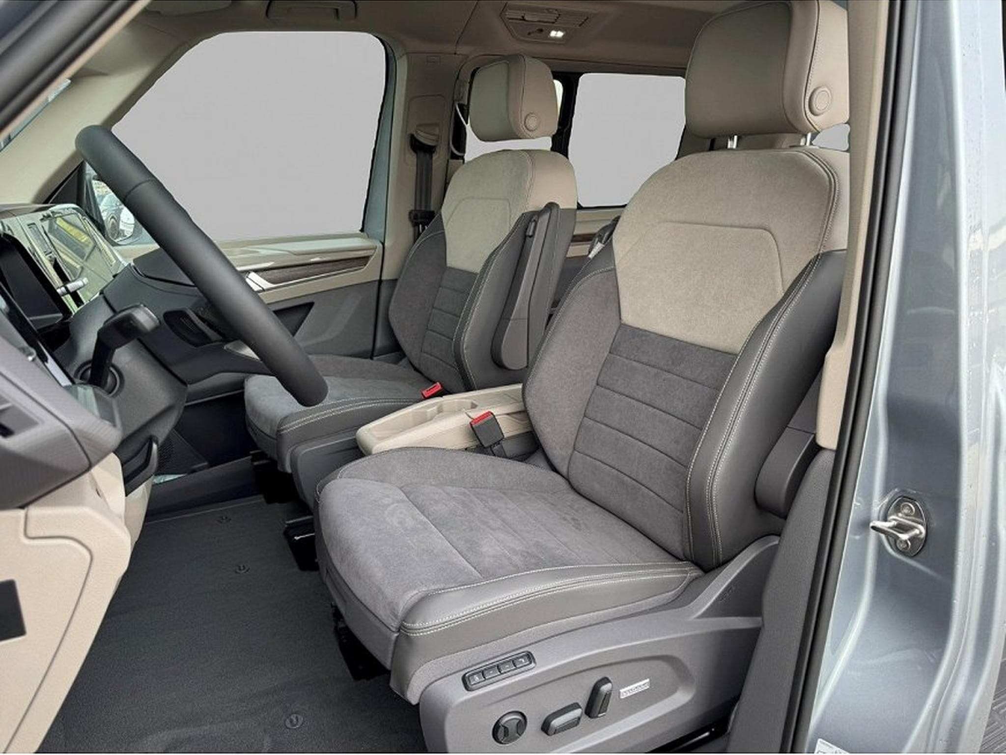 VW Multivan (2025) - Photo 3