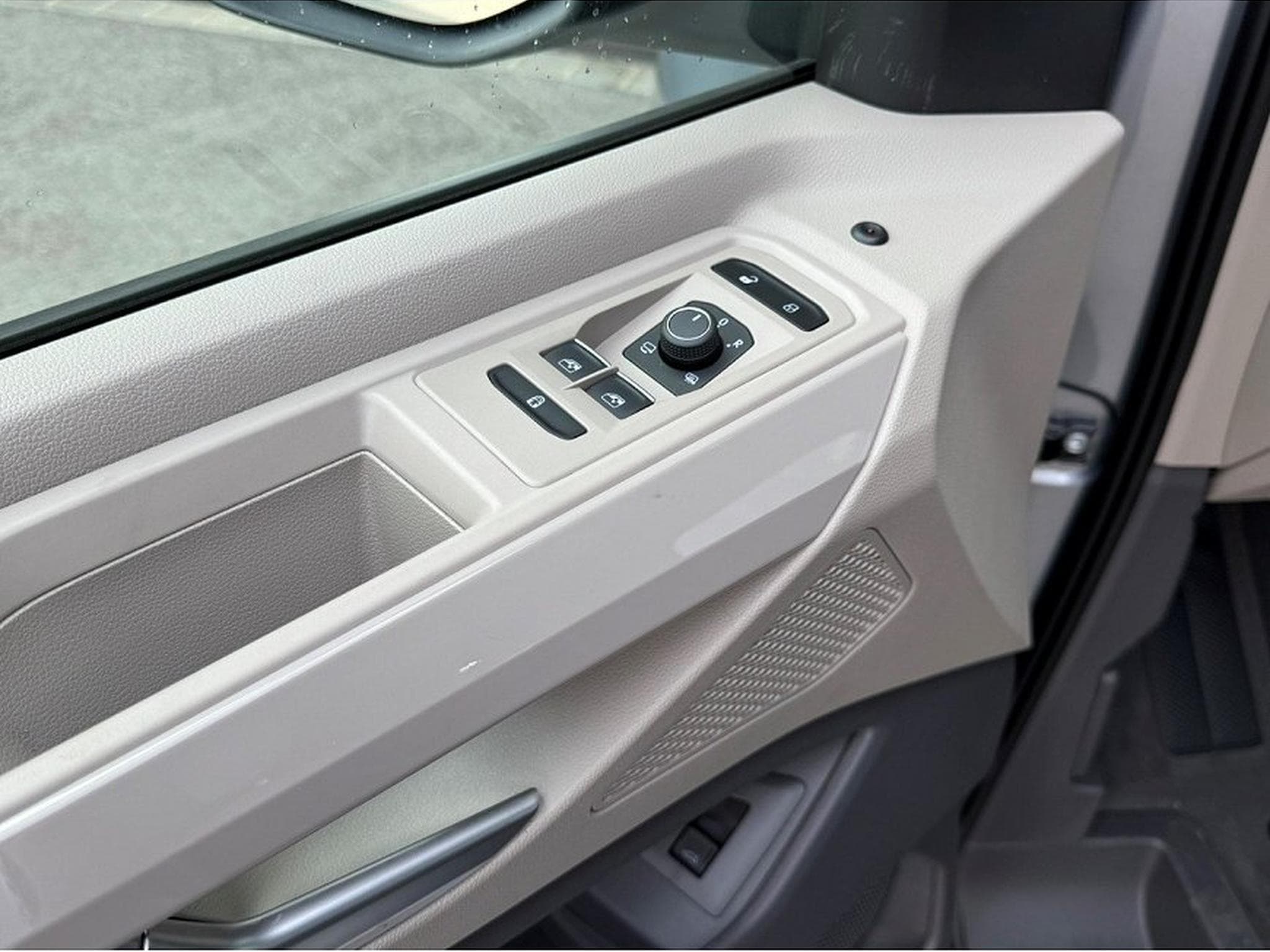 VW Multivan (2025) - Photo 4