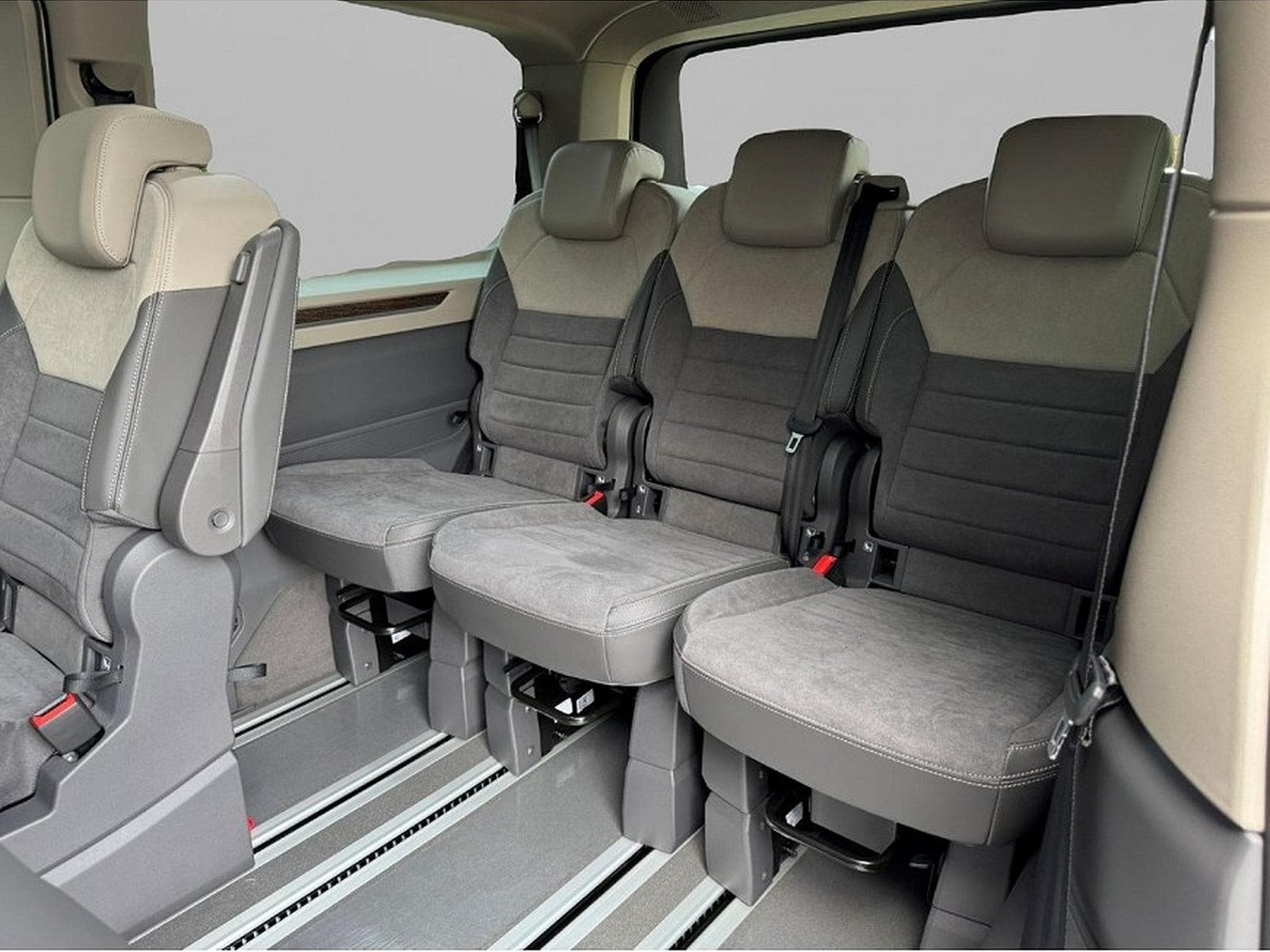 VW Multivan (2025) - Photo 5