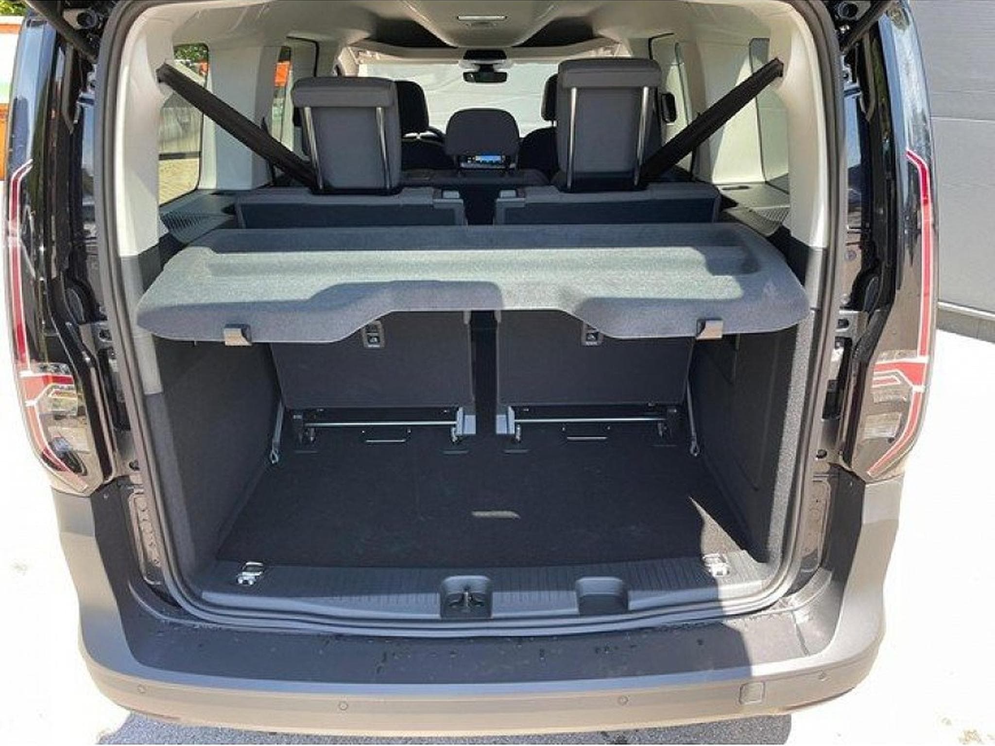 VW Caddy (2024) - Photo 9