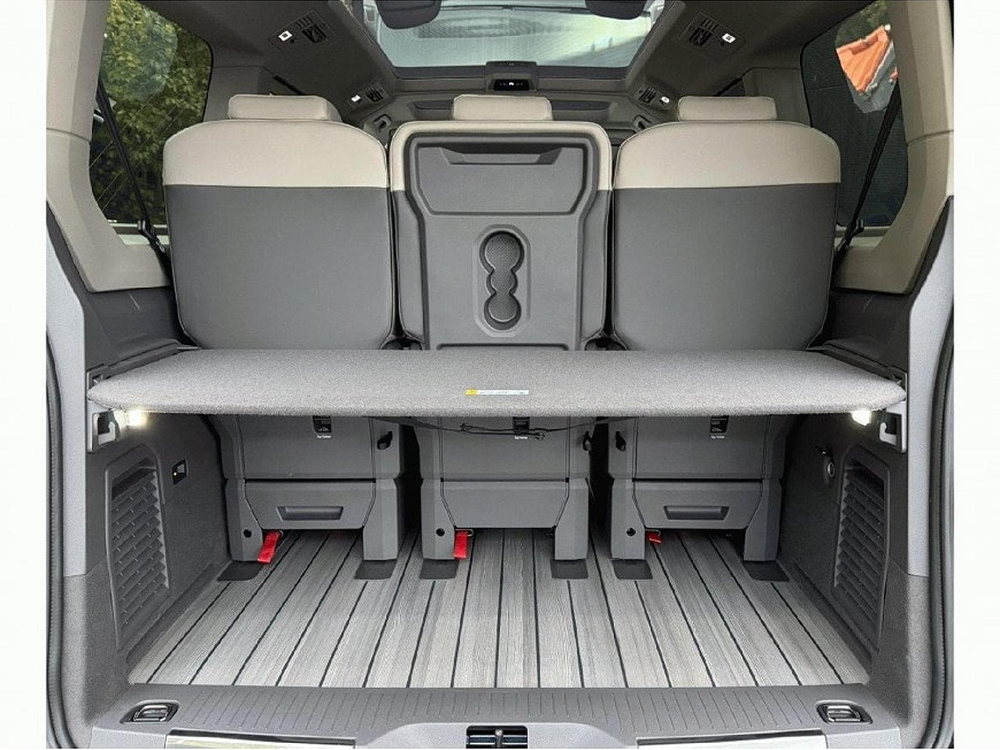 VW Multivan (2024) - Photo 11