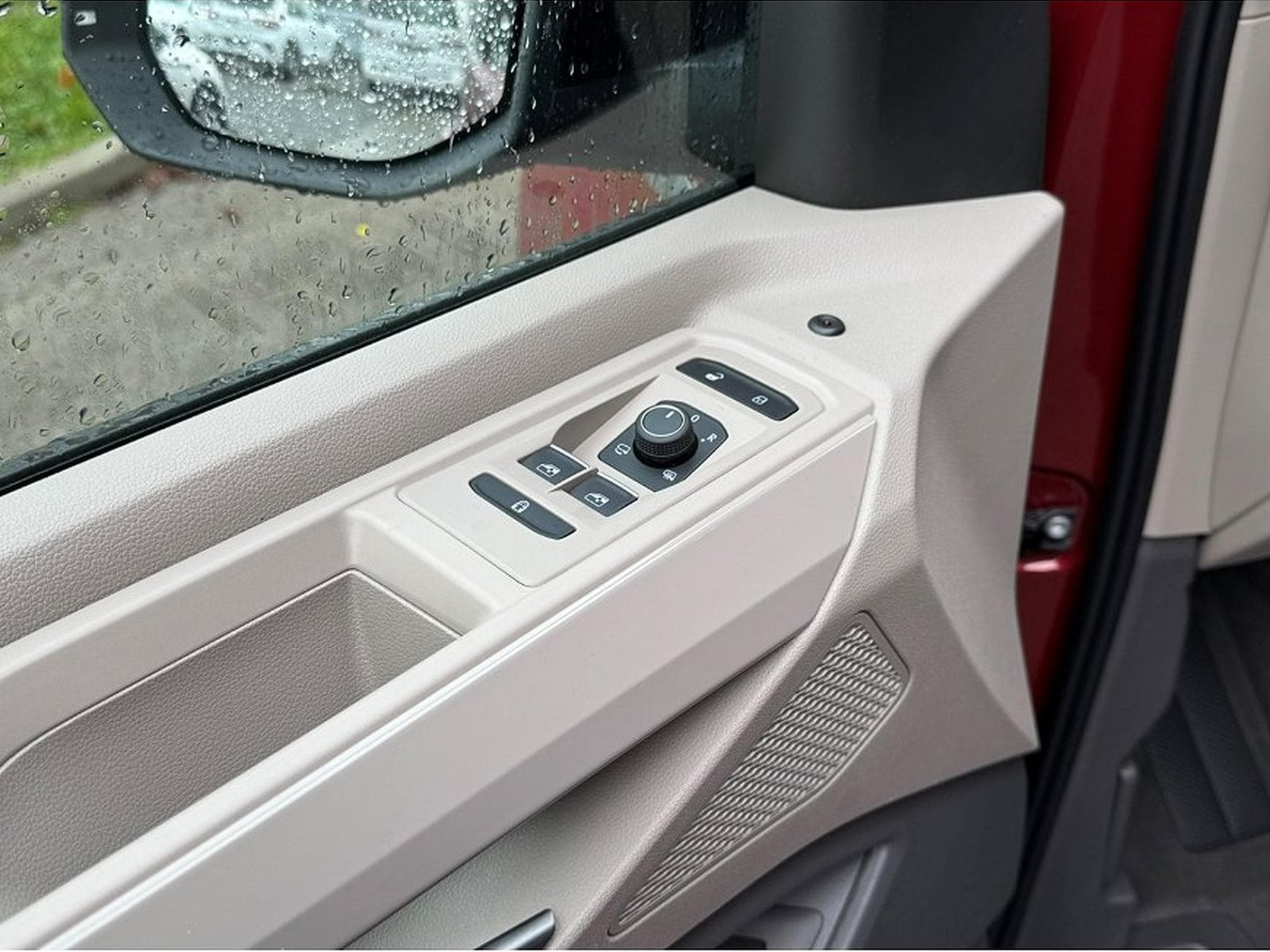 VW Multivan (2024) - Photo 4