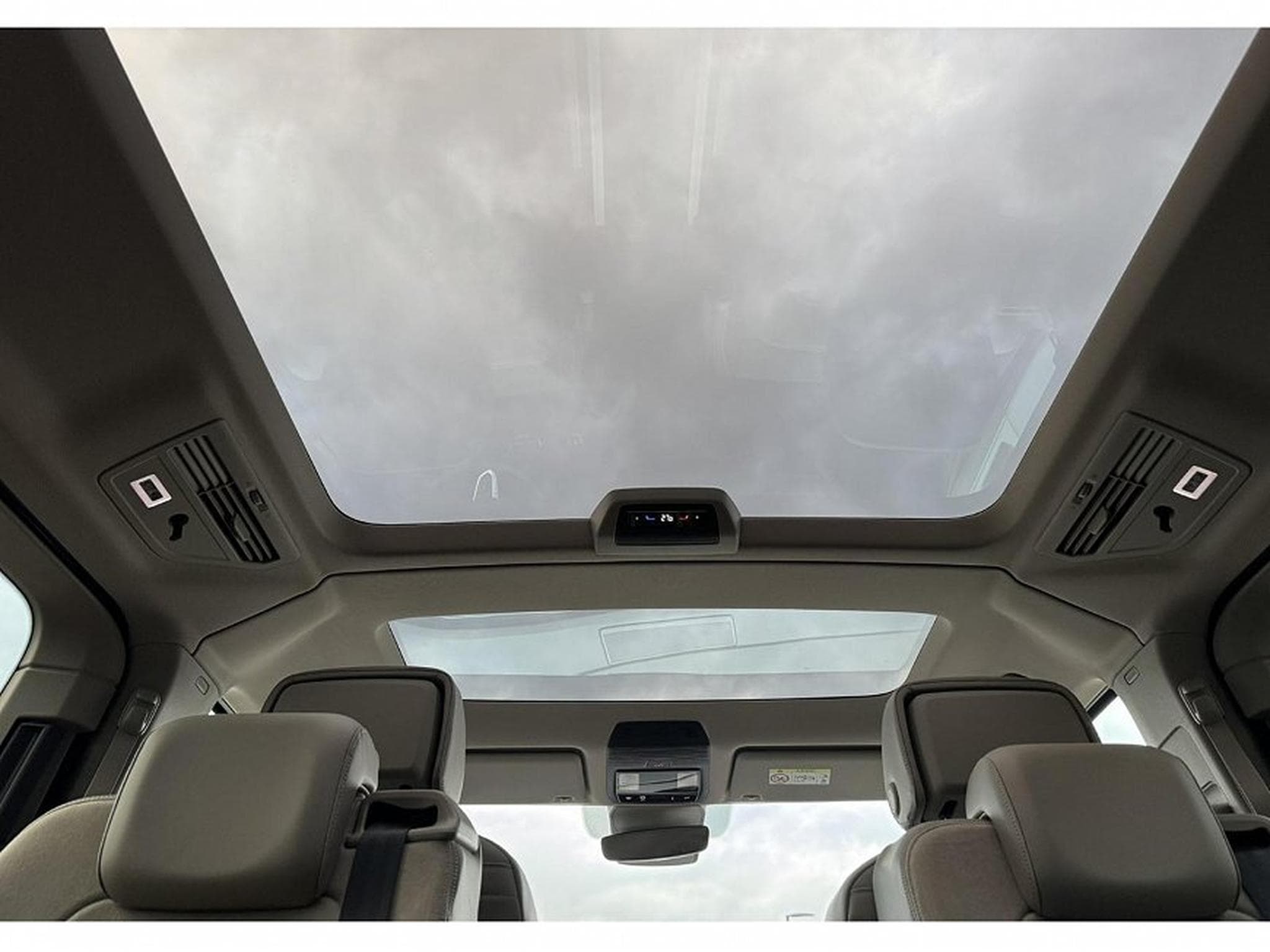 VW Multivan (2024) - Photo 5