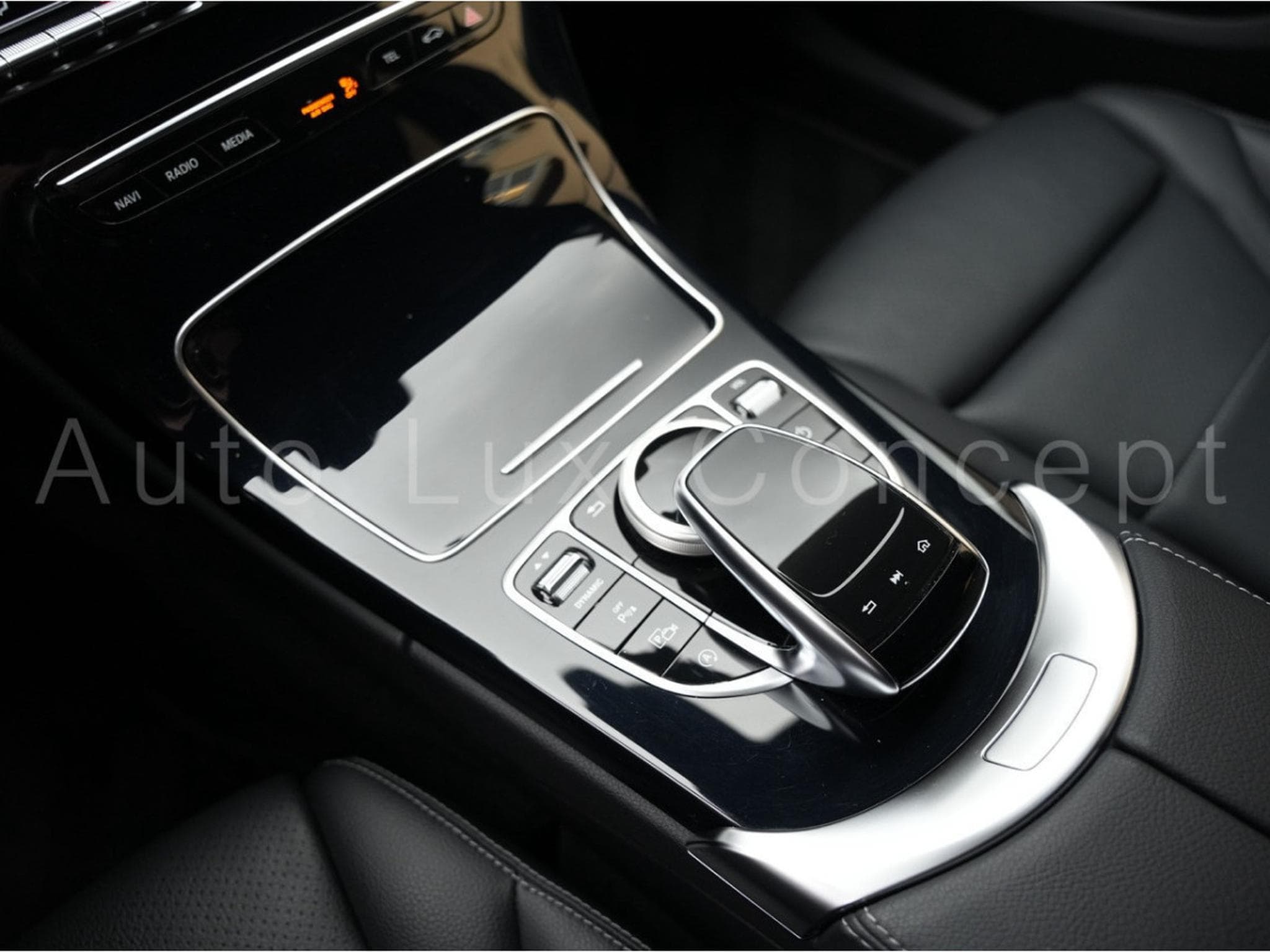 Mercedes C 180 Break AMG Line 9G-TRONIC (2020) - Photo 18