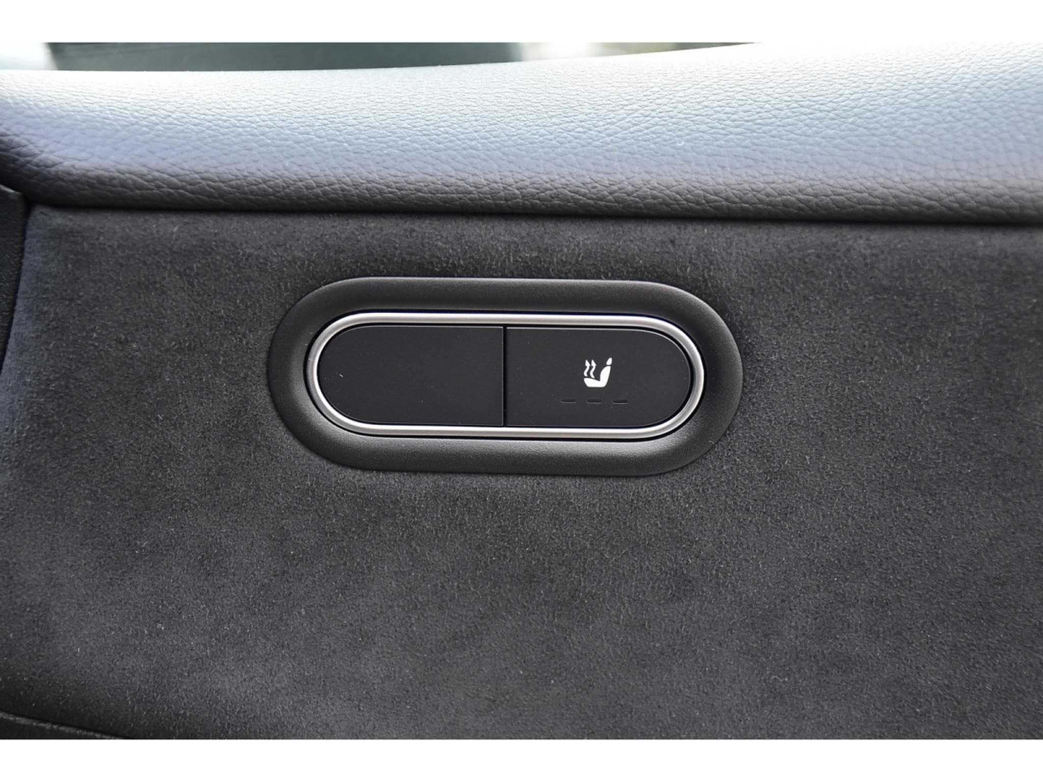 Mercedes A 200 AMG Line 7G-Tronic GPS LANE CAM PARK KEYLESS 1° MAIN (2025) - Photo 21