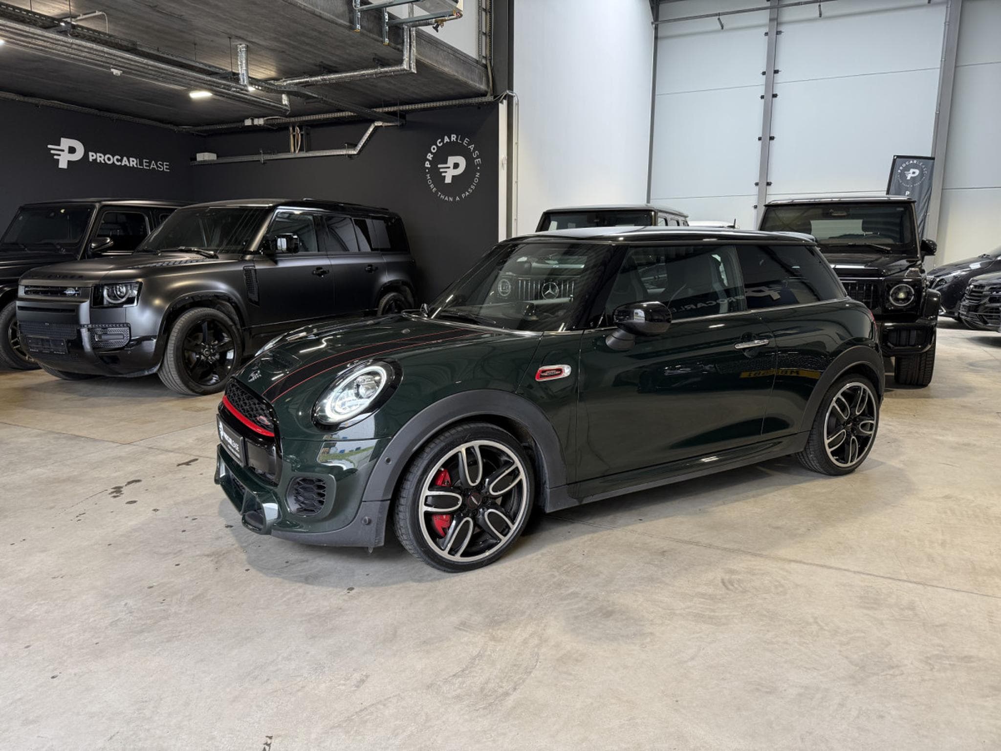Mini Cooper John Cooper Works JCW 231/ GREEN/ STAR SKY (2020) - Photo 1