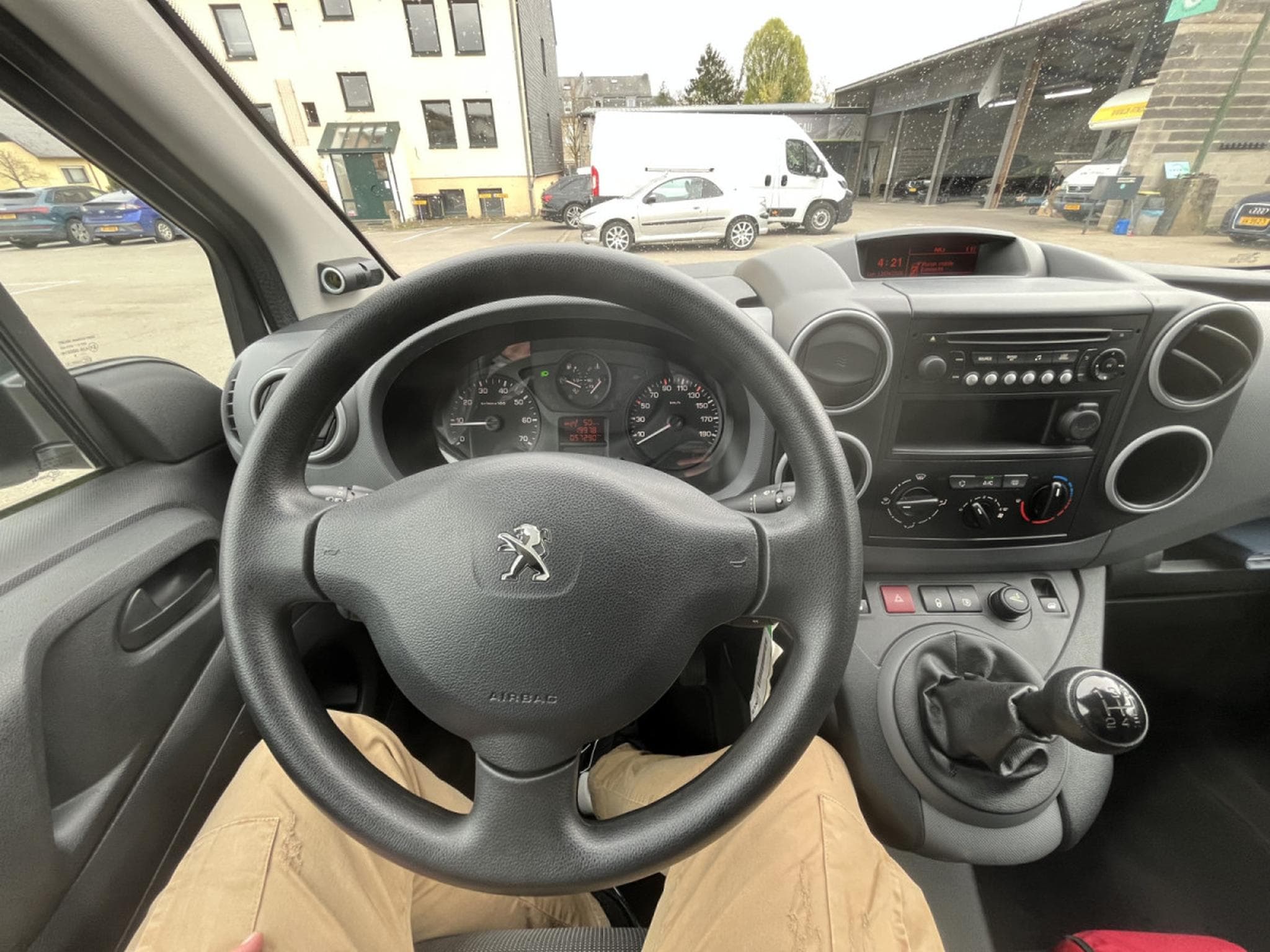 Peugeot Partner 1.6 Blue Hdi 100cv 3 places Clim Tempomat PDC 18.000km! (2018) - Foto 13