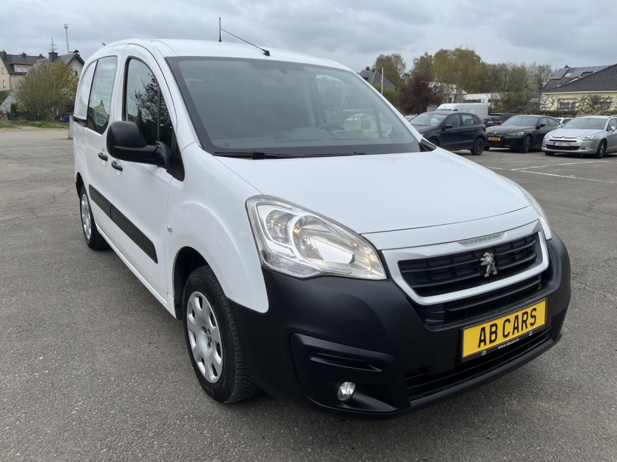 Peugeot Partner 1.6 Blue Hdi 100cv 3 places Clim Tempomat PDC 18.000km! (2018) - Foto 3