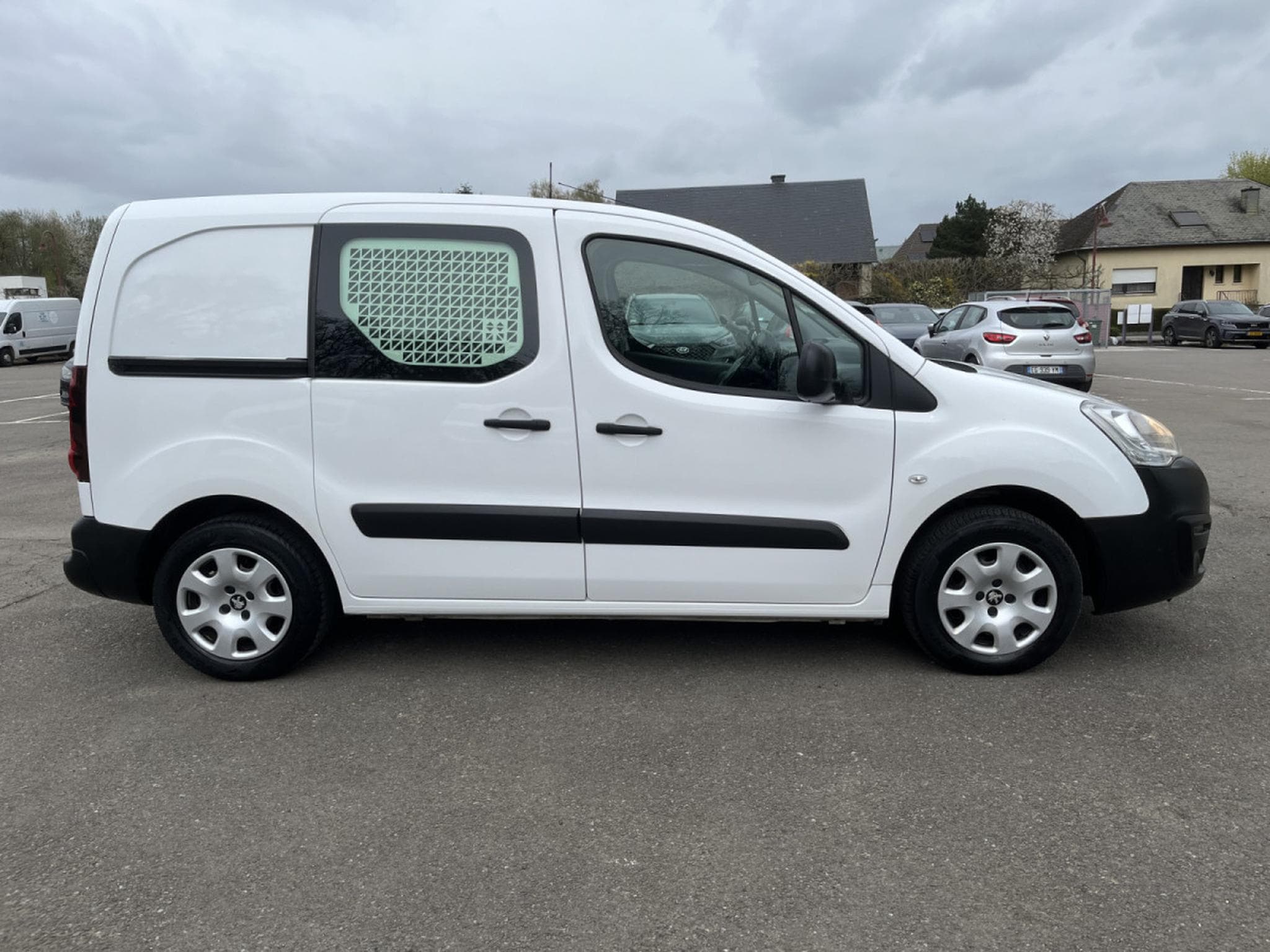 Peugeot Partner 1.6 Blue Hdi 100cv 3 places Clim Tempomat PDC 18.000km! (2018) - Foto 4