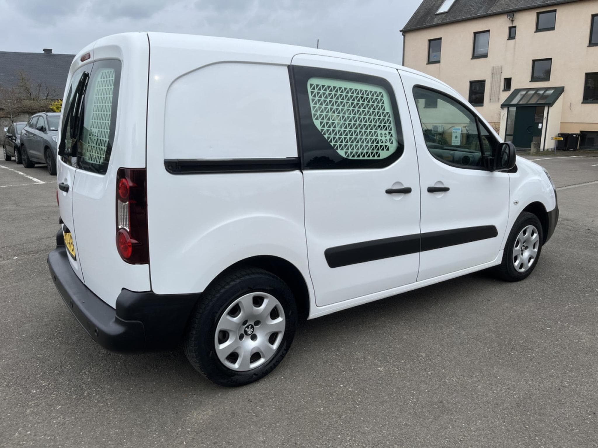 Peugeot Partner 1.6 Blue Hdi 100cv 3 places Clim Tempomat PDC 18.000km! (2018) - Foto 7