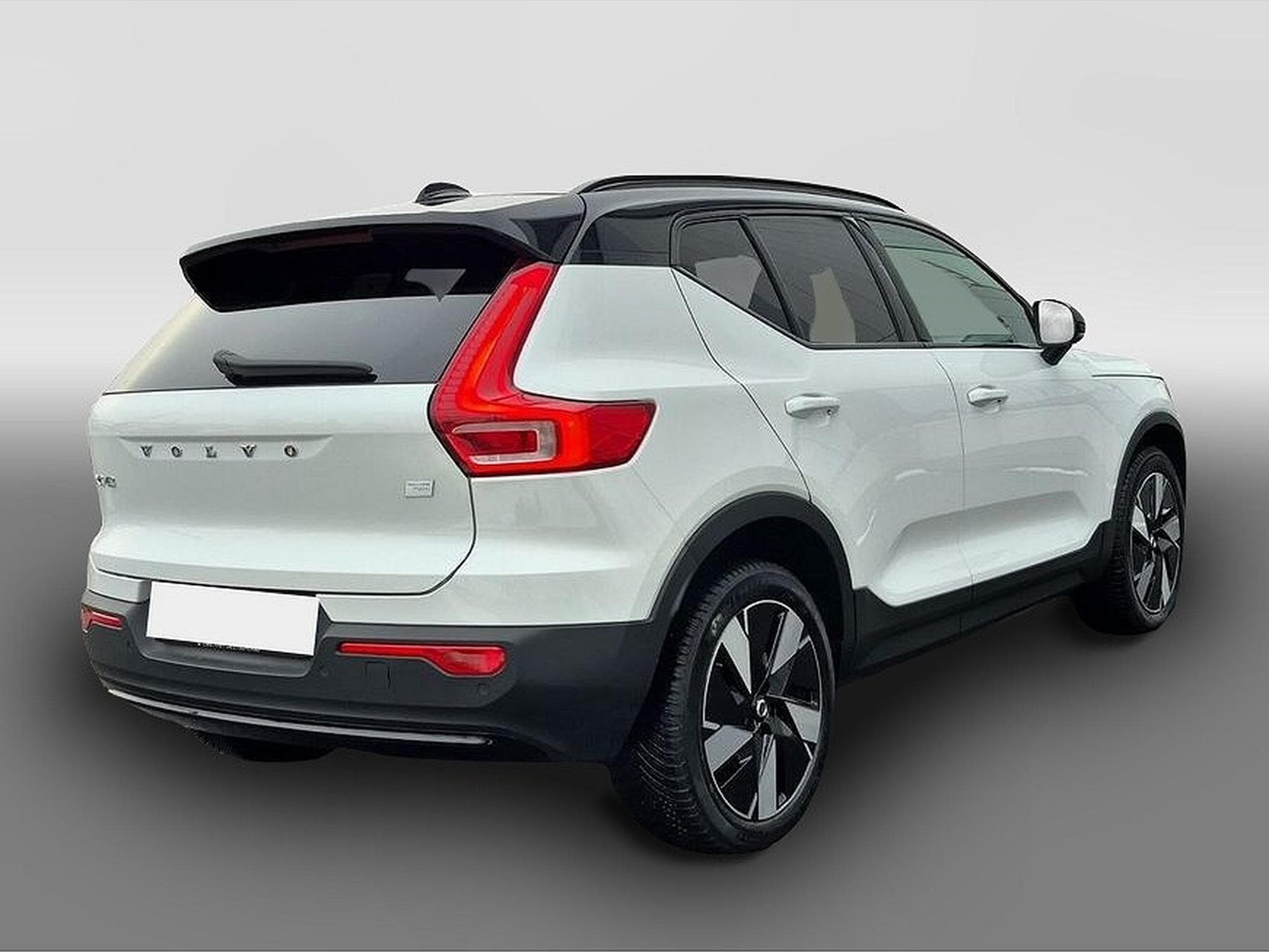 Volvo XC40 (2022) - Photo 2