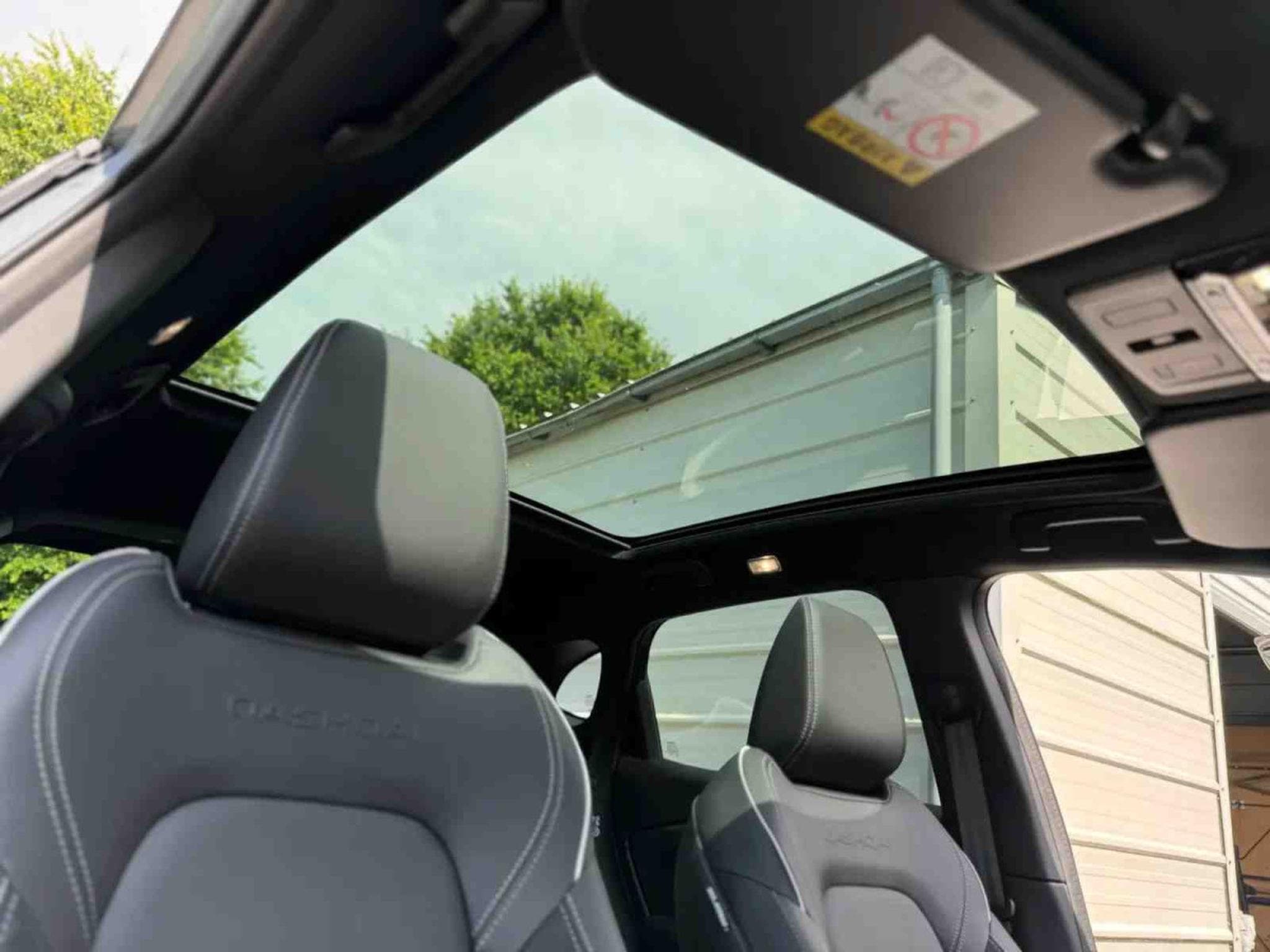 Nissan Qashqai 1.3 mHEV 158 Auto N-Design (2025) - Foto 17