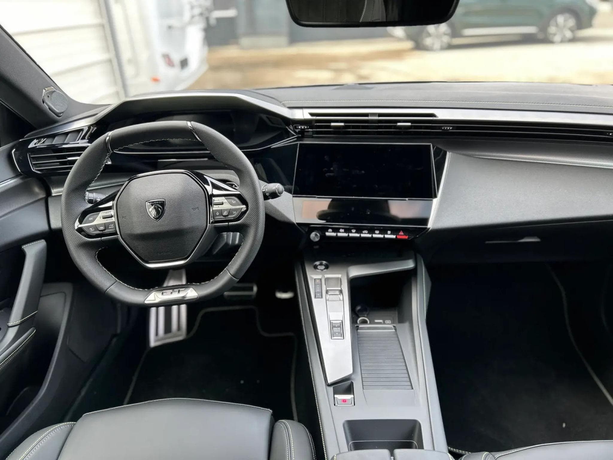 Peugeot 308 1.2 PureTech 145 e-DSC6 GT (2025) - Photo 5