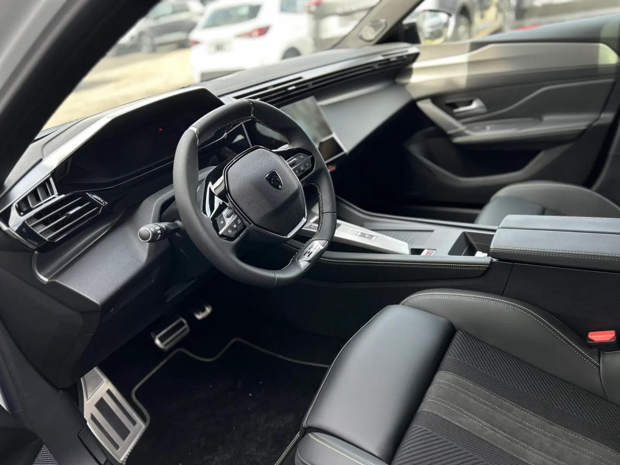 Peugeot 308 1.2 PureTech 145 e-DSC6 GT (2025) - Photo 9