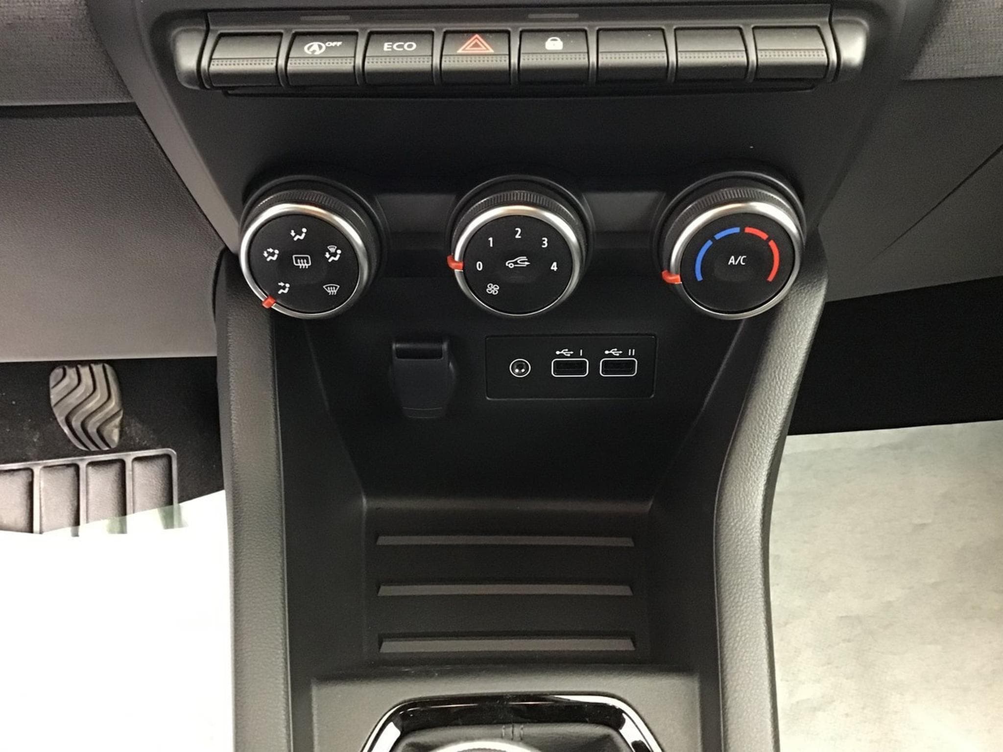 Renault Clio 1.5 dCi 101  Evolution (2025) - Photo 20