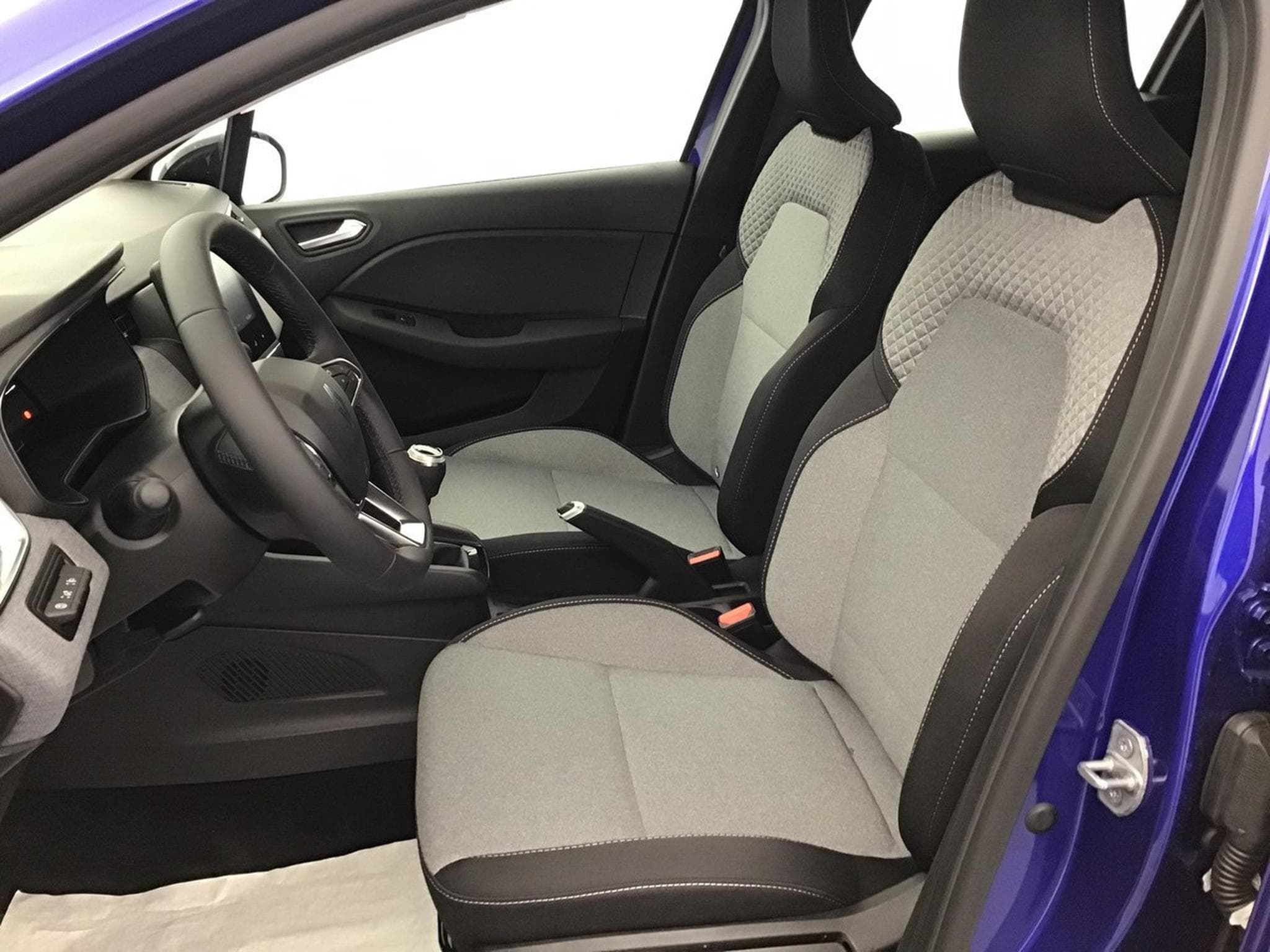 Renault Clio 1.5 dCi 101  Evolution (2025) - Photo 22