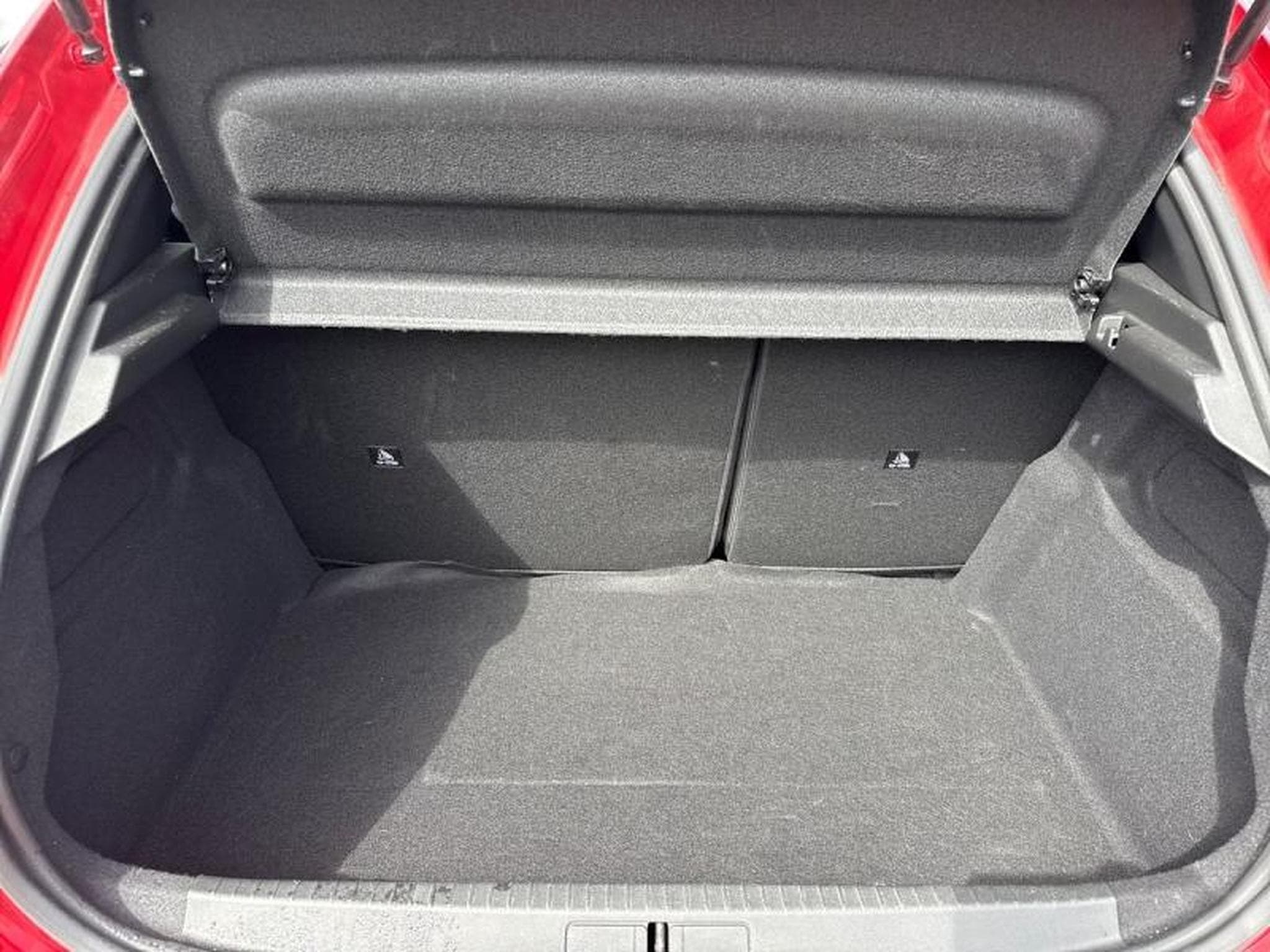 PEUGEOT 208 1.2 Hybrid 100ch Allure e-DCS6 (2024) - Photo 6