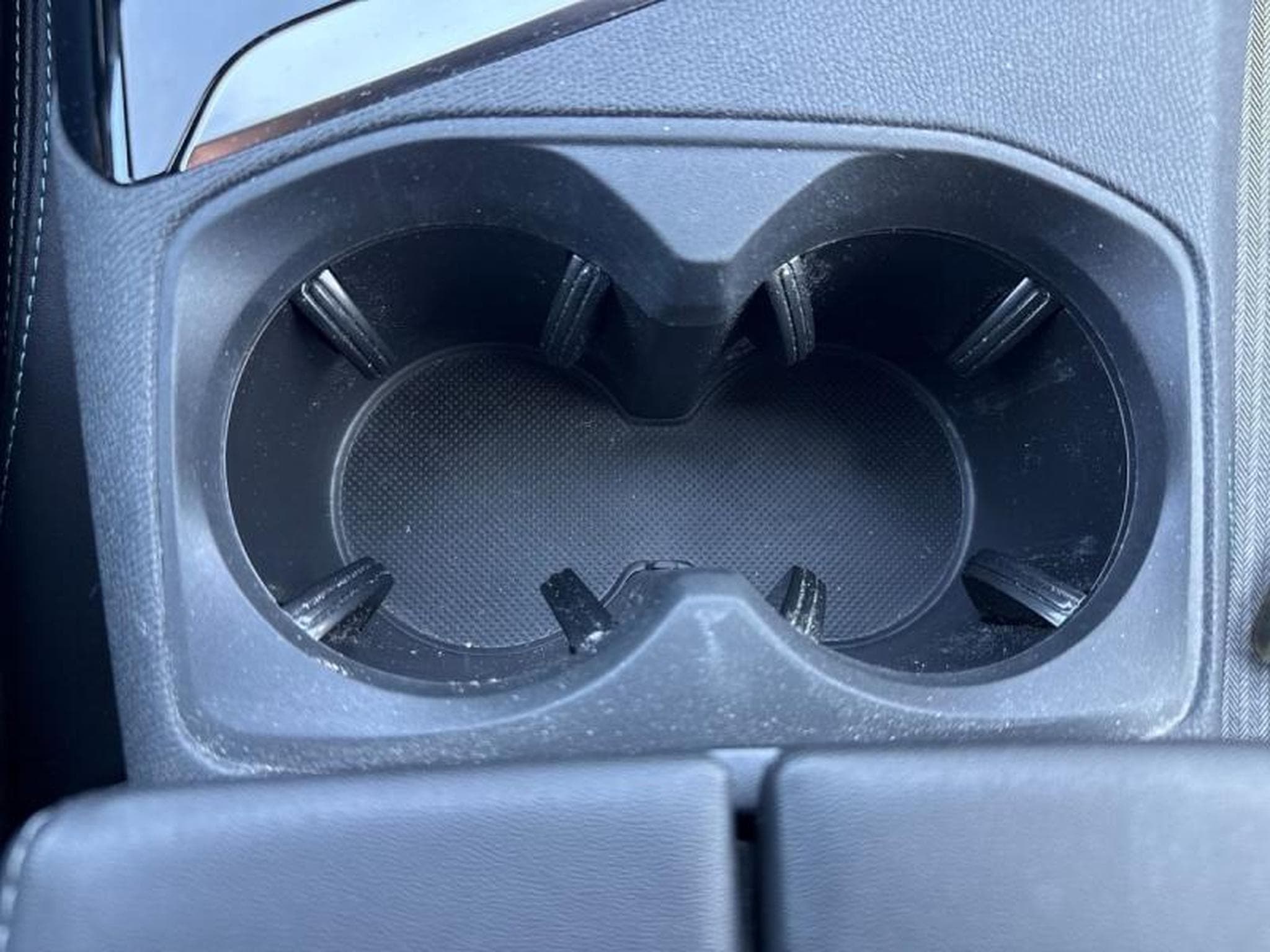 PEUGEOT 3008 1.2 PureTech 130ch S&S Allure Pack (2024) - Photo 12