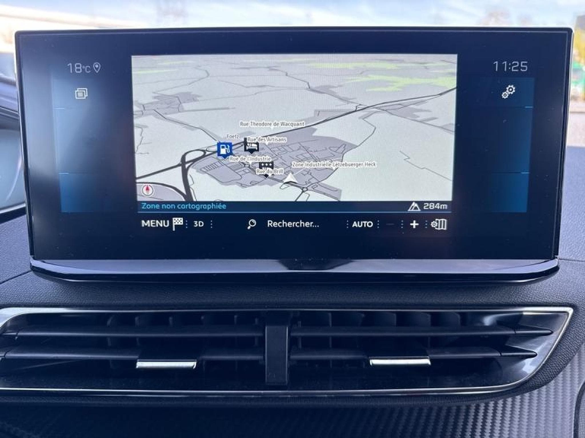 PEUGEOT 3008 1.2 PureTech 130ch S&S Allure Pack (2024) - Photo 7