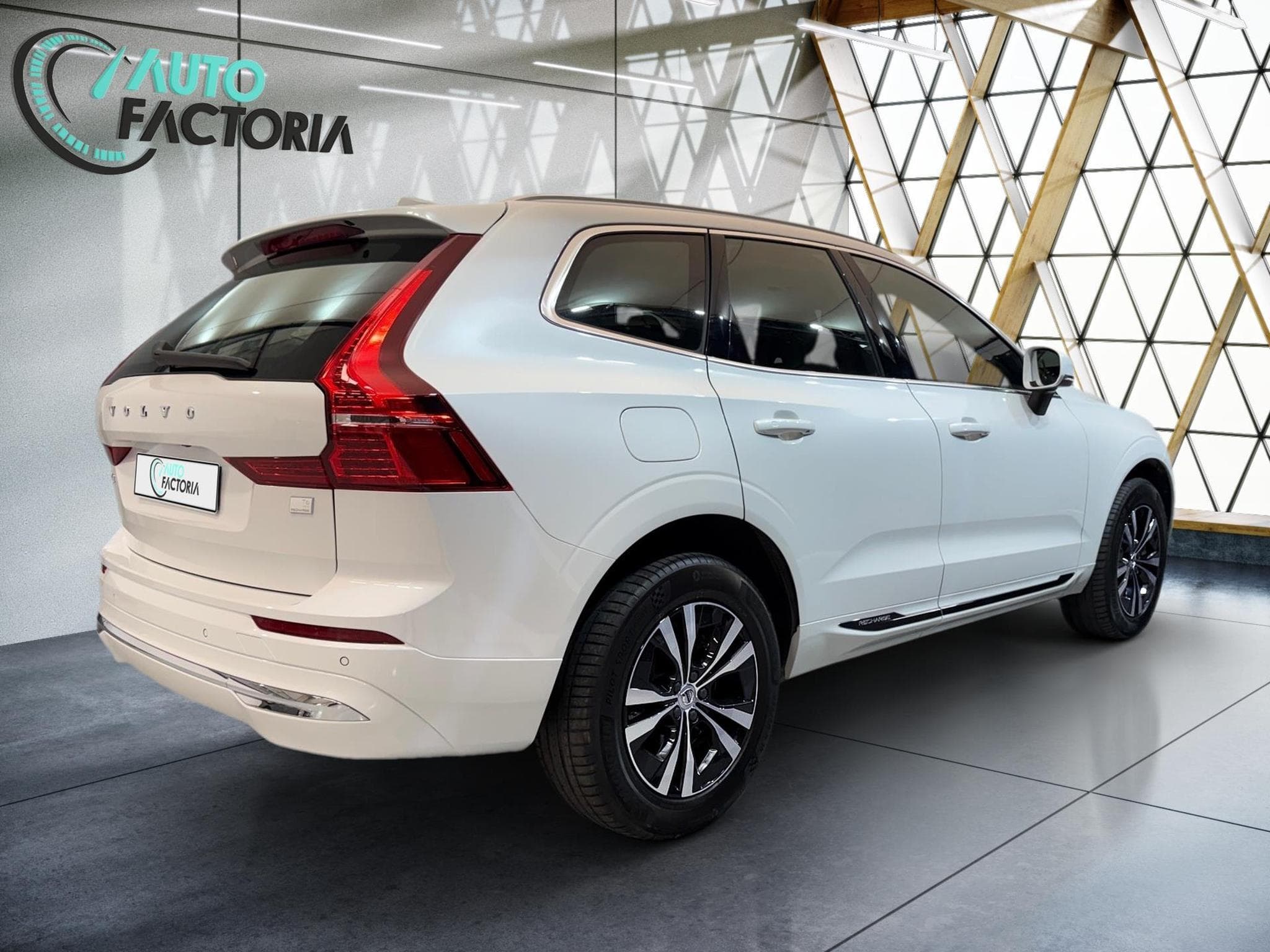 Volvo XC60 -40% T6 PHEV 350cv BVA8 4X4 +T.PANO+GPS+Options (2024) - Photo 3