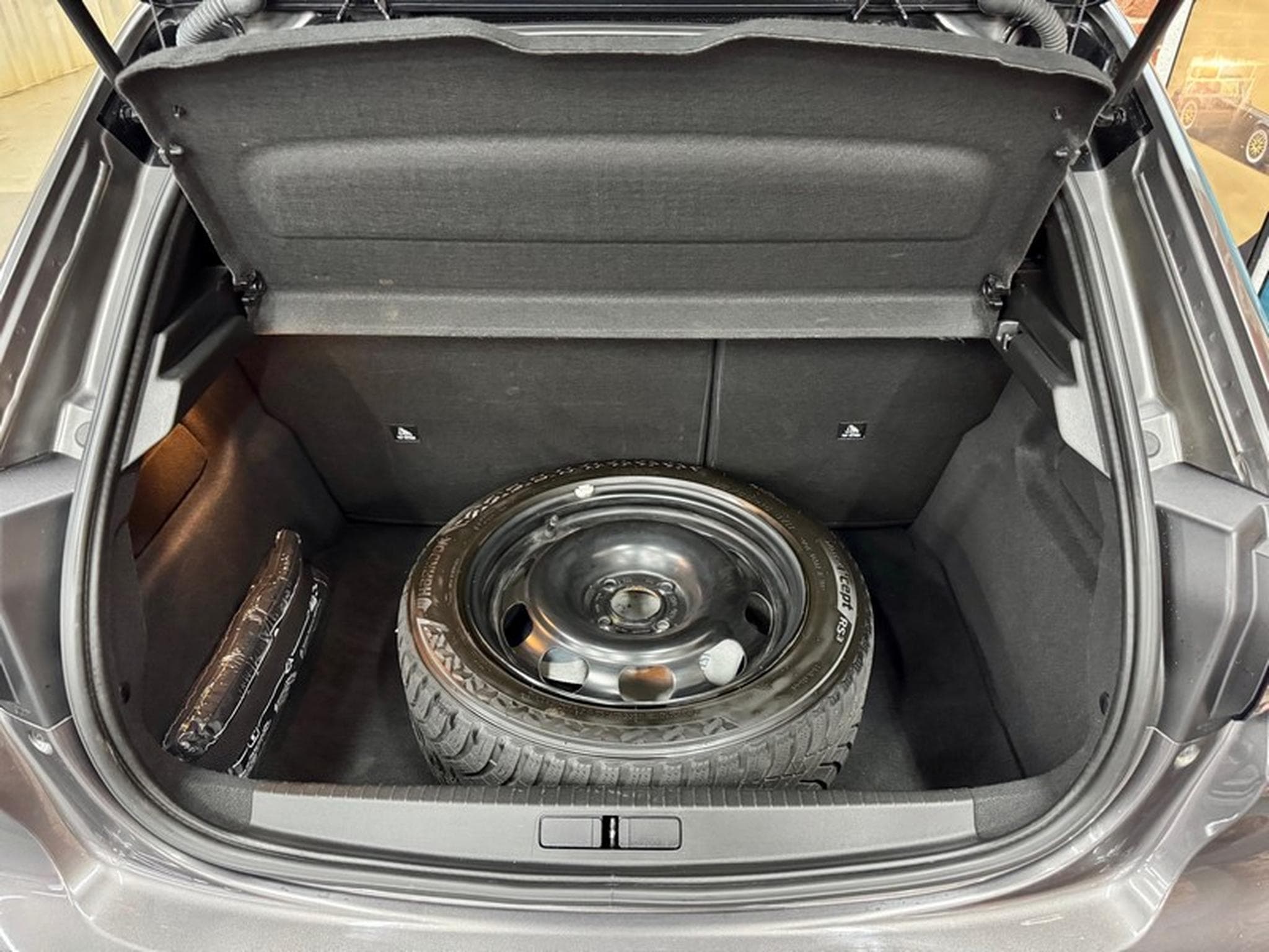 Peugeot 208 208 131cv Auto GT Navig/SiègCh/ClimA/Cam/Temp (2023) - Photo 7