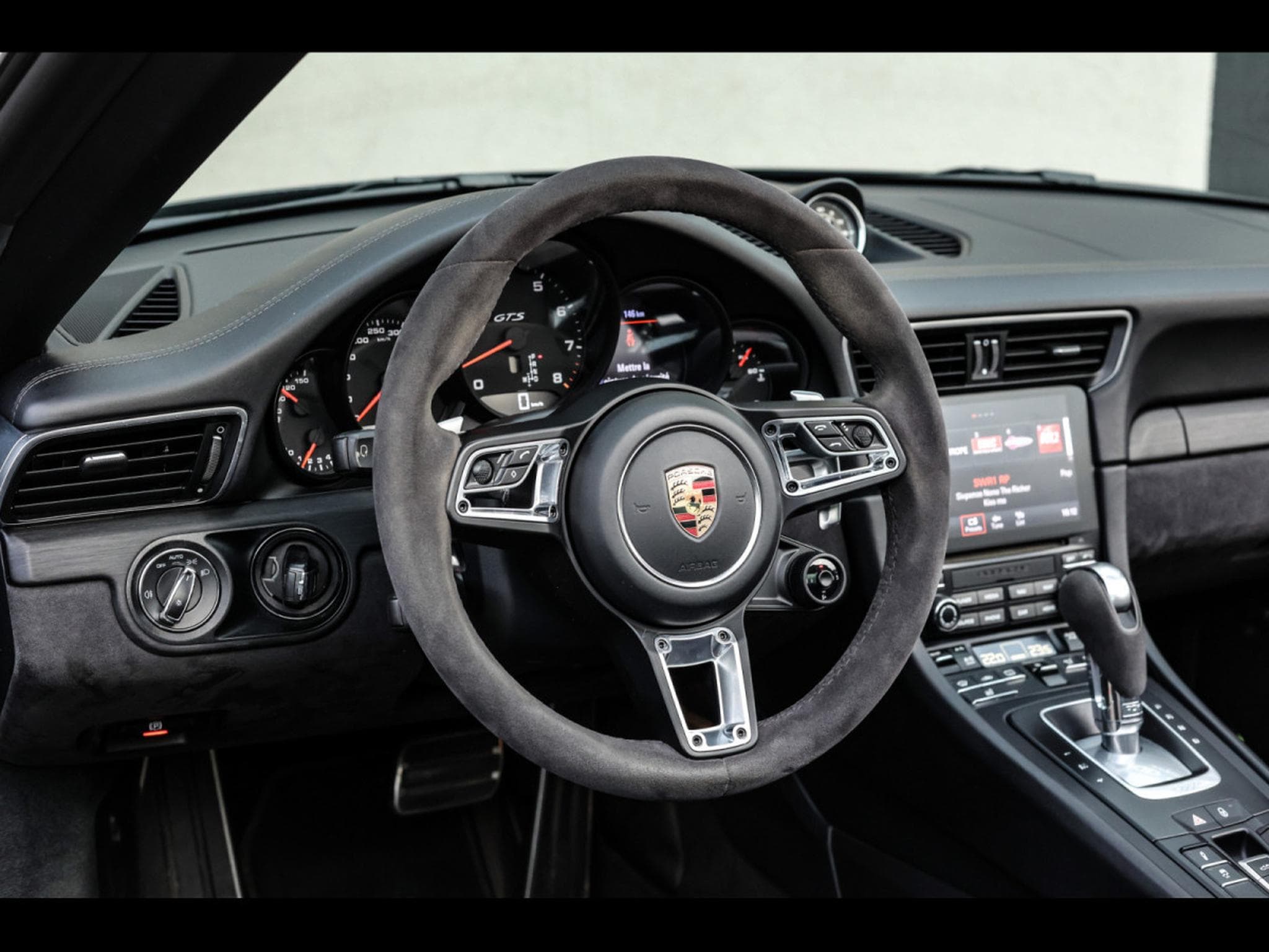 Porsche 911 (991.2) TARGA 4 GTS PDK (2017) - Photo 11