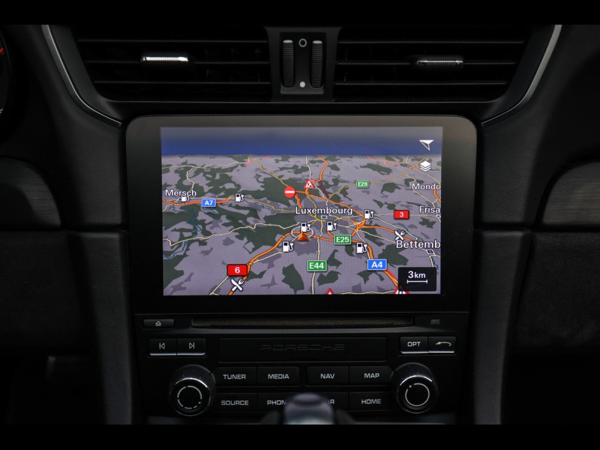 Porsche 911 .2 911 TARGA 4 GTS PDK (2017) - Photo 17