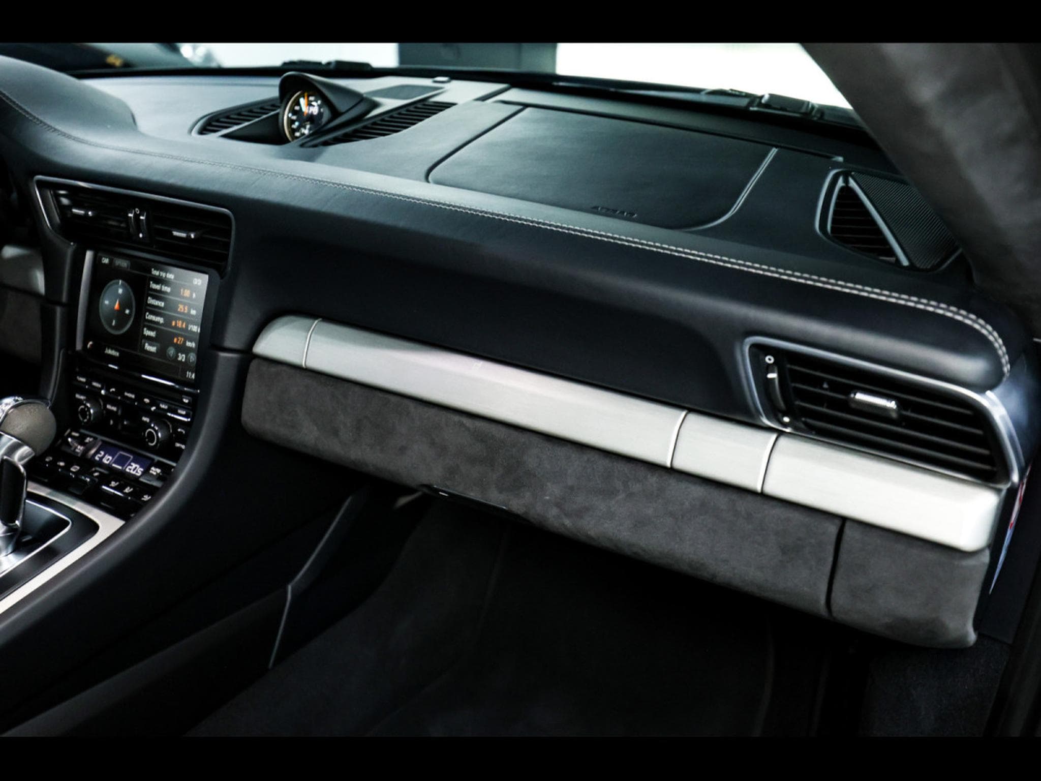 Porsche 911 (991.1) 3.8 GT3 PDK – GRIS QUARTZ (2015) - Photo 22