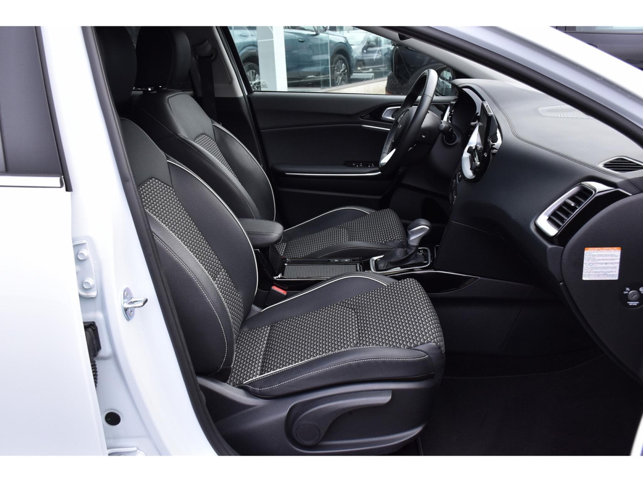 Kia XCeed 1.6 GDI PHEV Business Line DCT ACC LANE SIDE CAM 1° MAIN (2023) - Foto 7