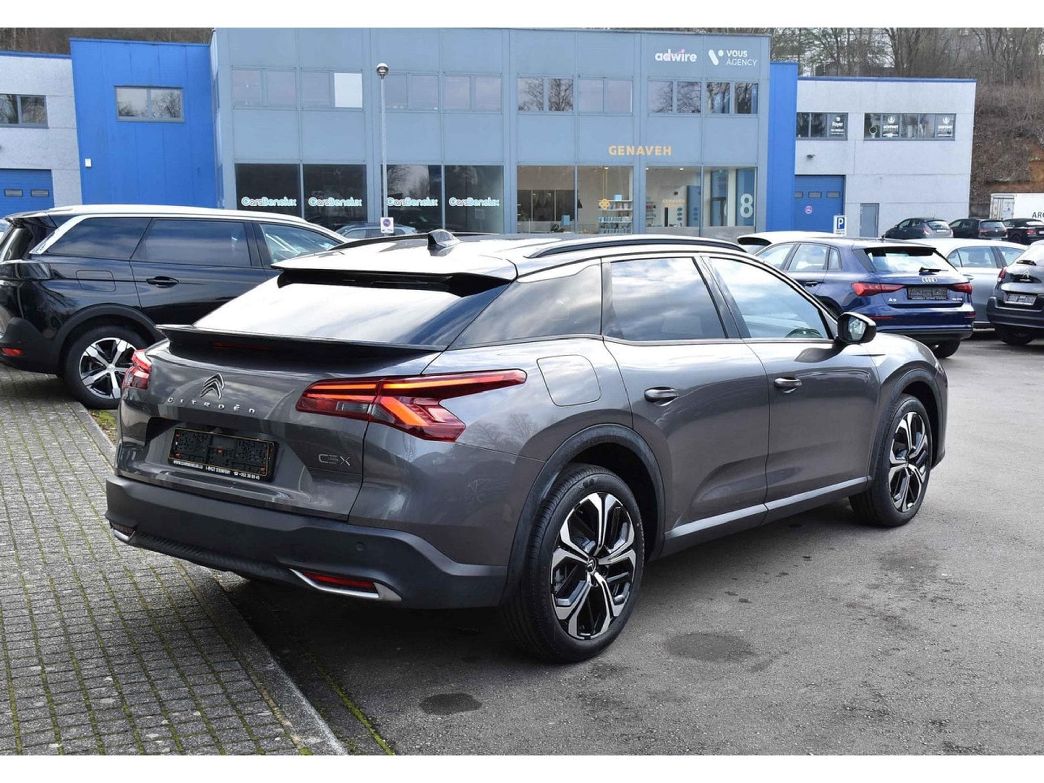 Citroën C5 X 1.2 PureTech PLUS EAT8 CUIR ACC HUD LANE NEUVE (2024) - Photo 4