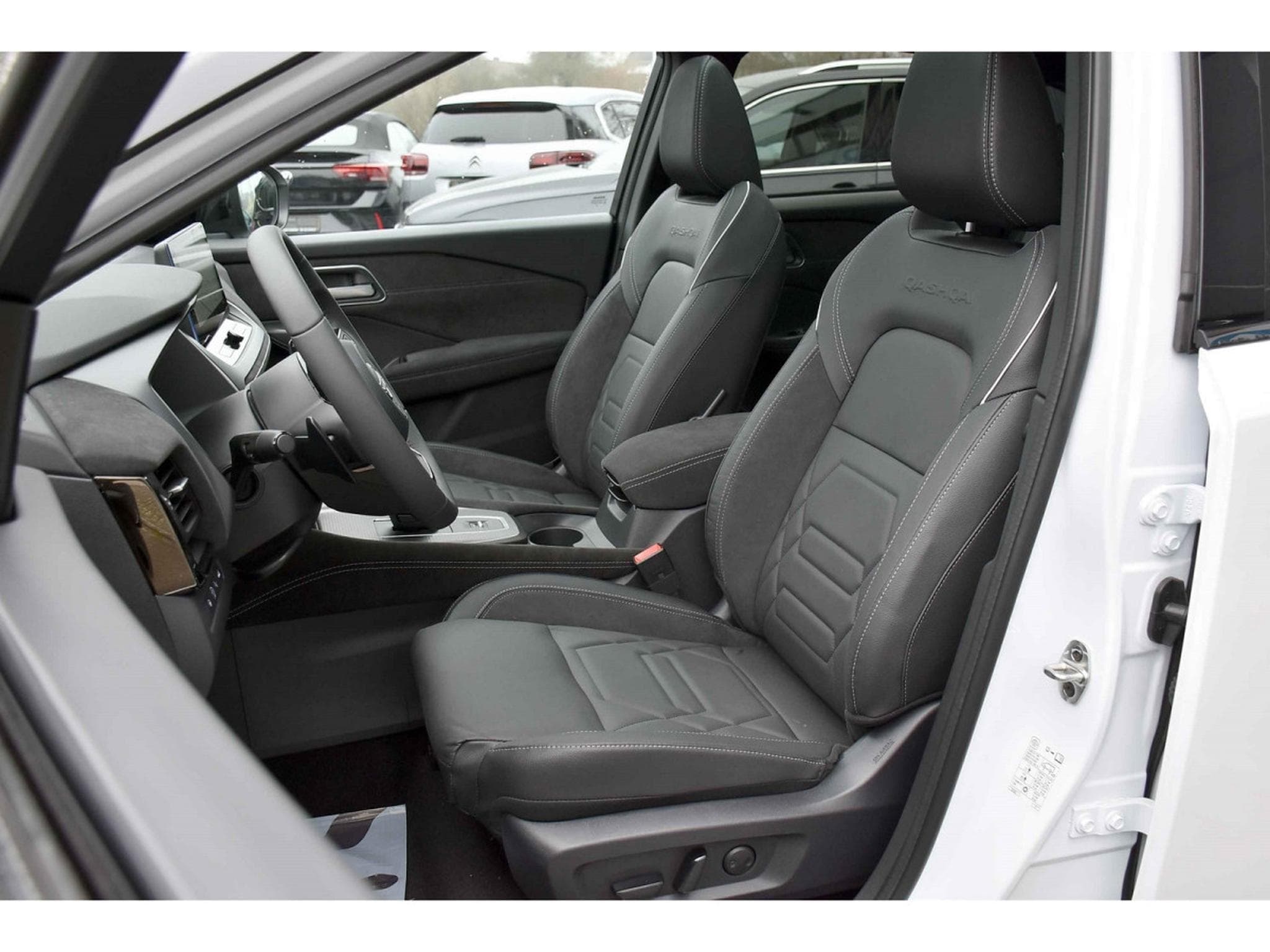 Nissan Qashqai 1.3 DIG-T MHEV N-Design Xtronic CUIR MEMO BOSE PANO NEUF (2025) - Photo 6