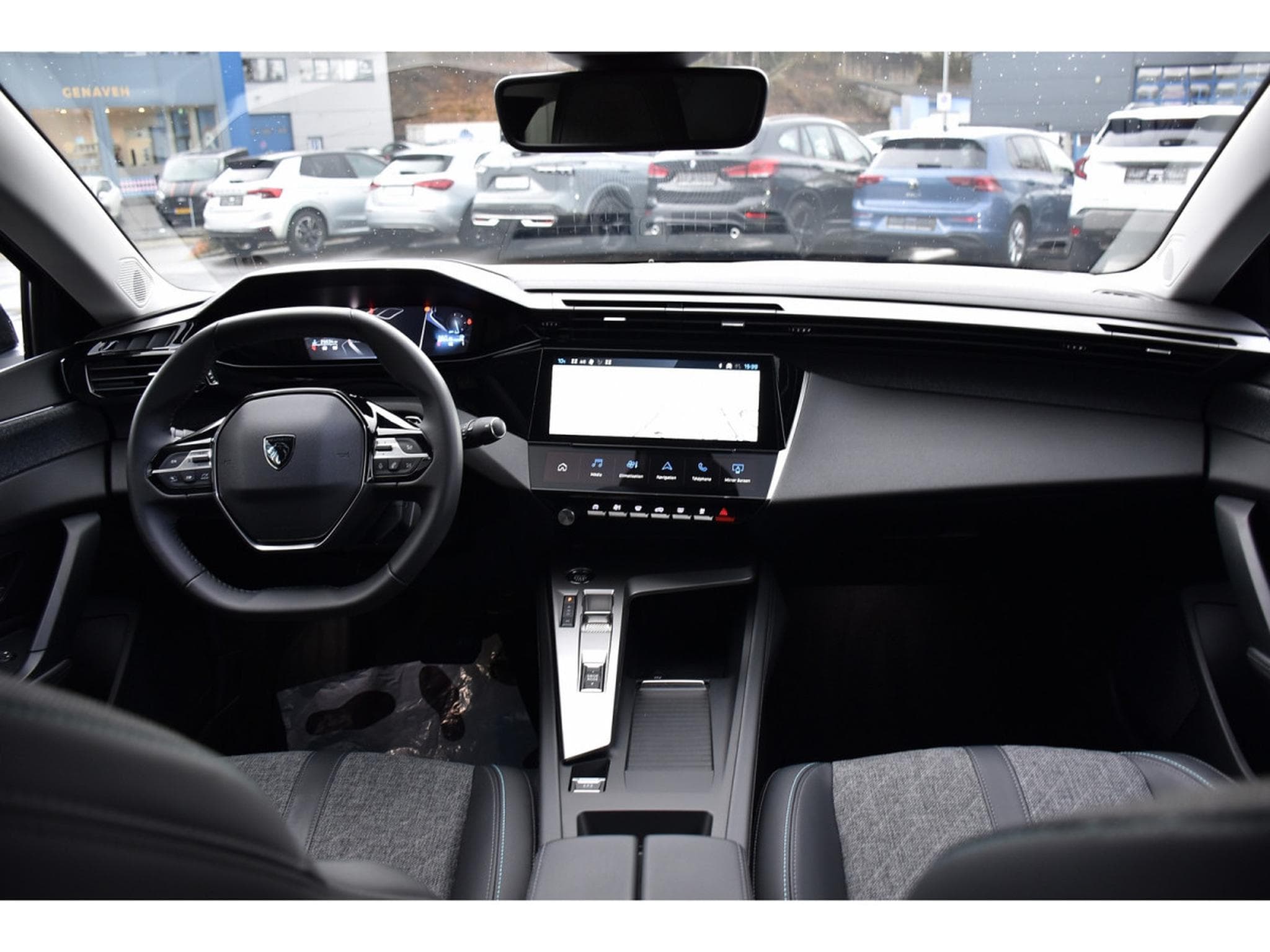 Peugeot 408 1.2 PureTech Allure EAT8 ACC LANE GPS CAM 1° MAIN (2024) - Photo 9