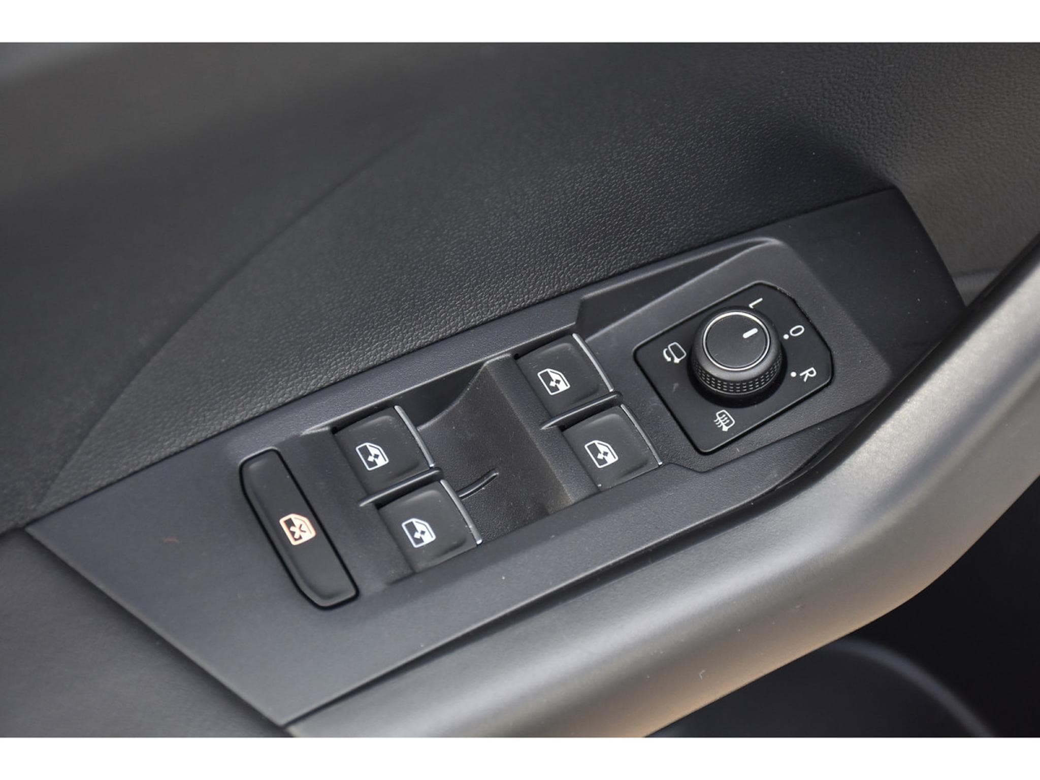 VW T-Cross 1.0 TSI Style ACC LANE SIDE GPS CAM 1° MAIN (2022) - Photo 18