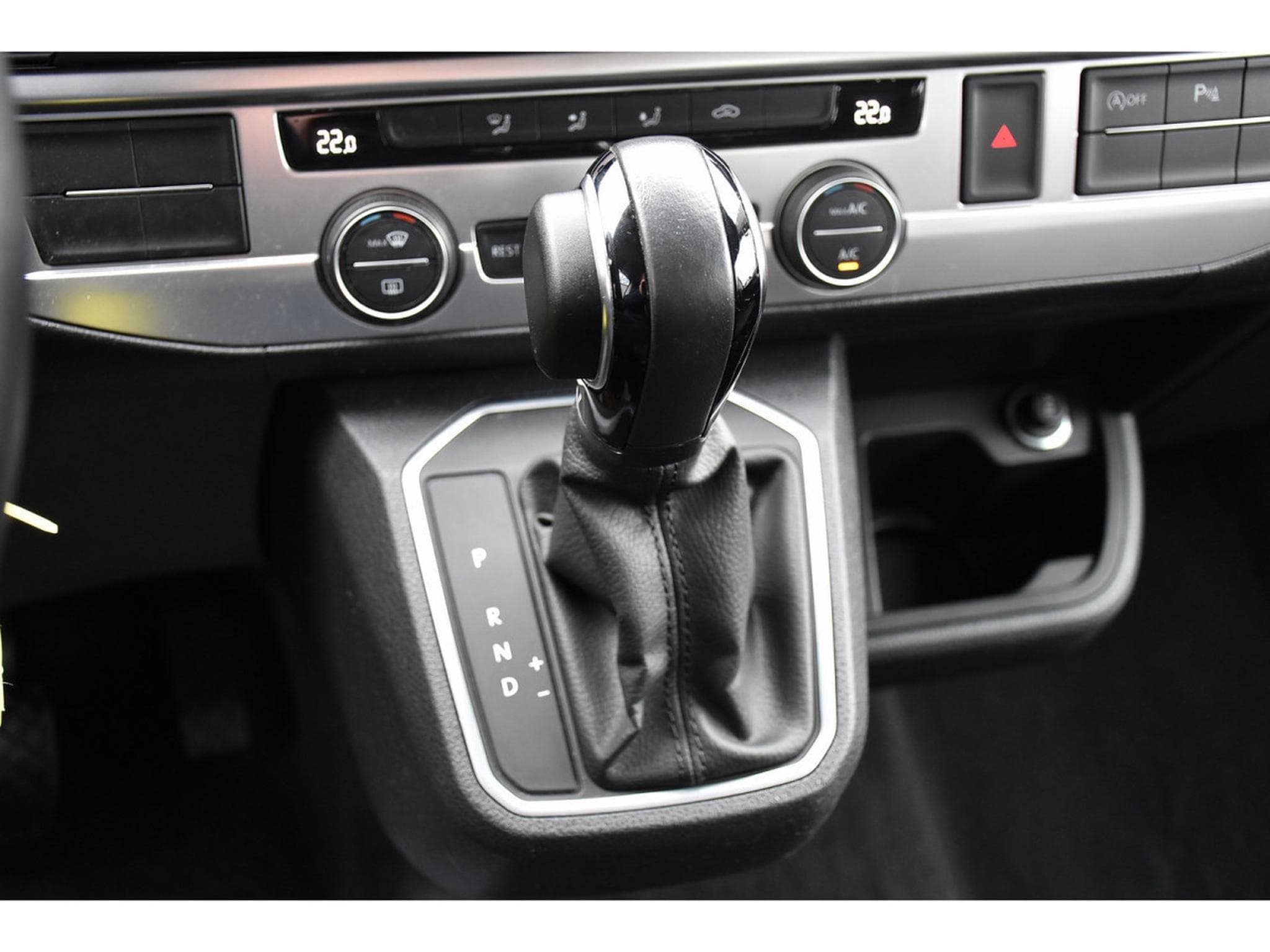 VW T6.1 2.0 TDI Bulli DSG 7PL. ACC SIDE GPS CAM ATT RMQ LED (2021) - Photo 19