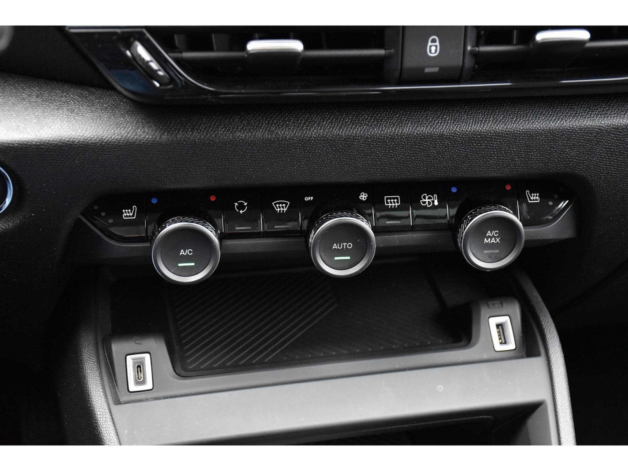 Citroën C4 X 1.2 PureTech Shine EAT8 TOIT PANO CUIR ACC SIDE CAM 1° MAIN (2023) - Photo 20