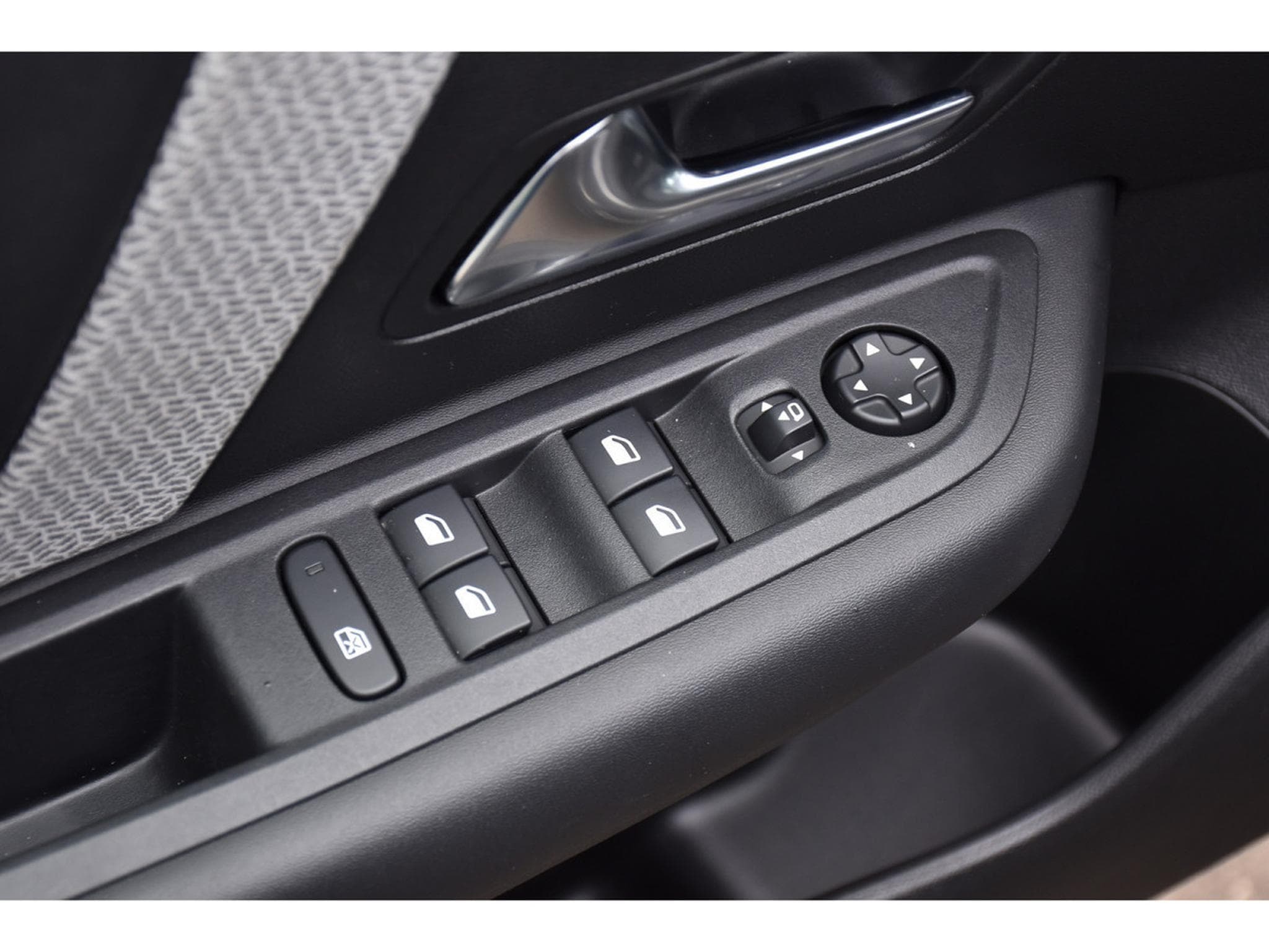 Citroën C4 X 1.2 PureTech Shine EAT8 TOIT PANO CUIR ACC SIDE CAM 1° MAIN (2023) - Photo 22