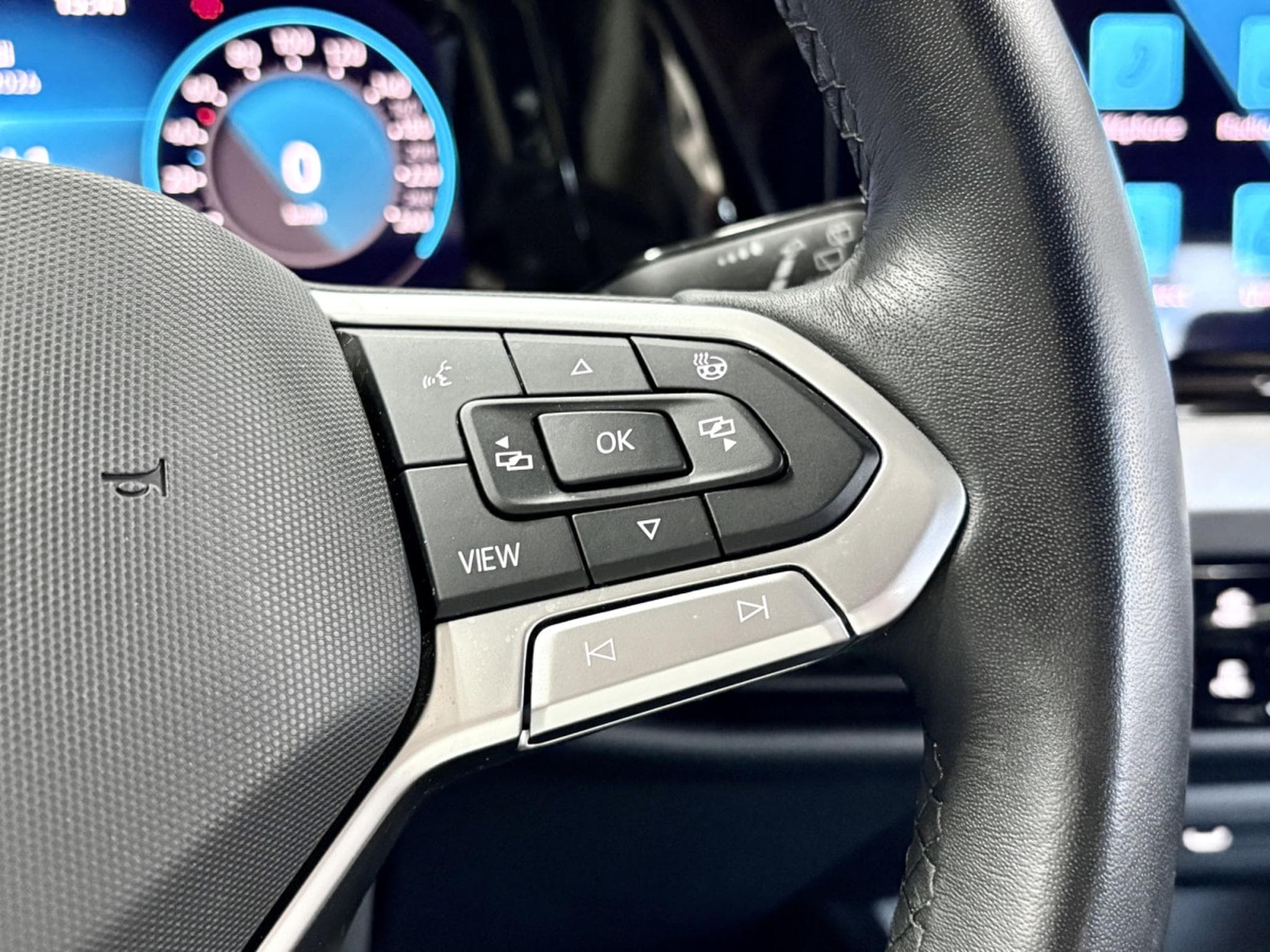 VW Golf Life 2.0 TDI BVM6 115 CV *ACC* APP CONNECT* *SIEGES CHAUFF* (2023) - Foto 12