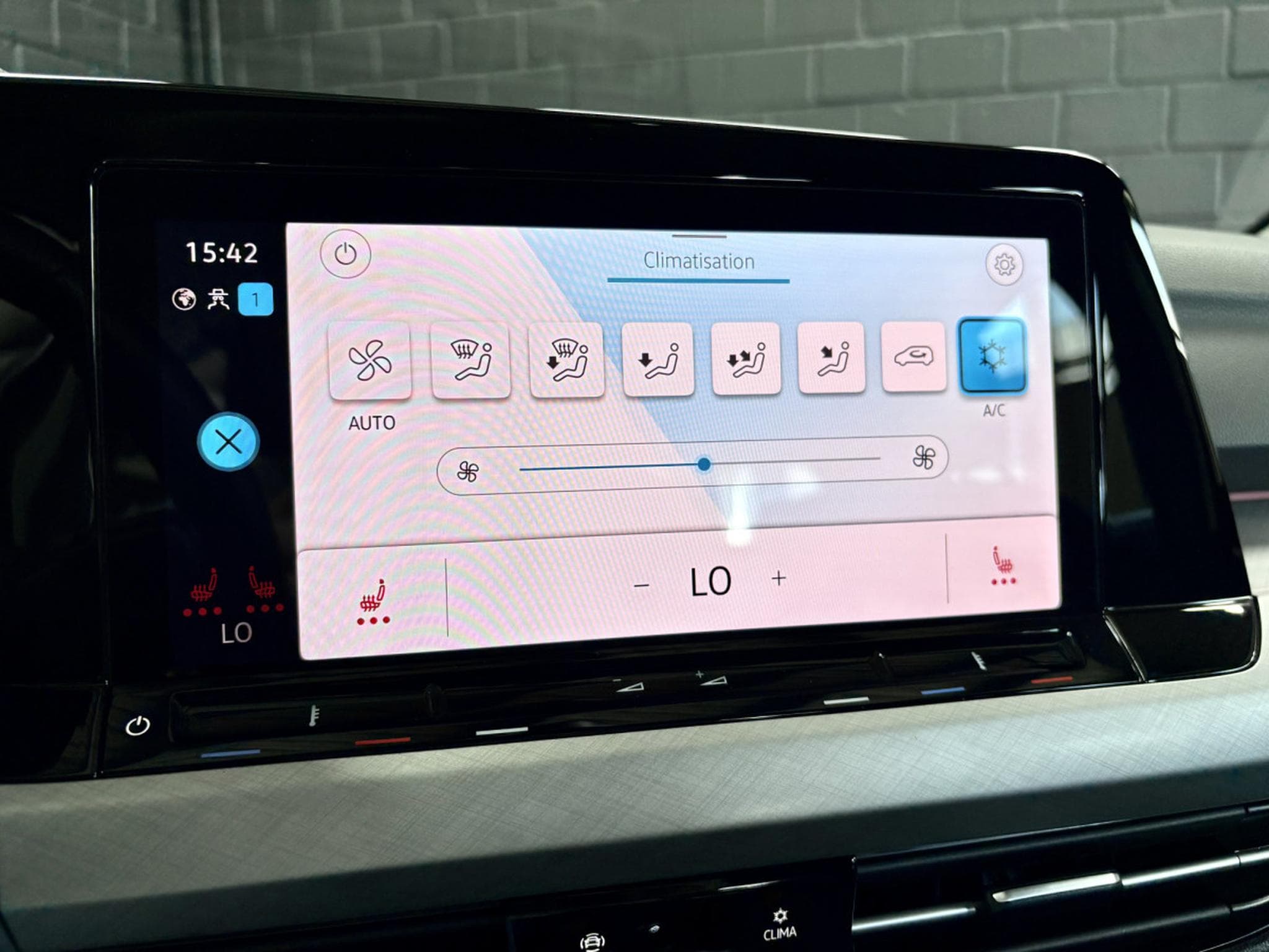 VW Golf Life 2.0 TDI BVM6 115 CV *ACC* APP CONNECT* *SIEGES CHAUFF* (2023) - Foto 16