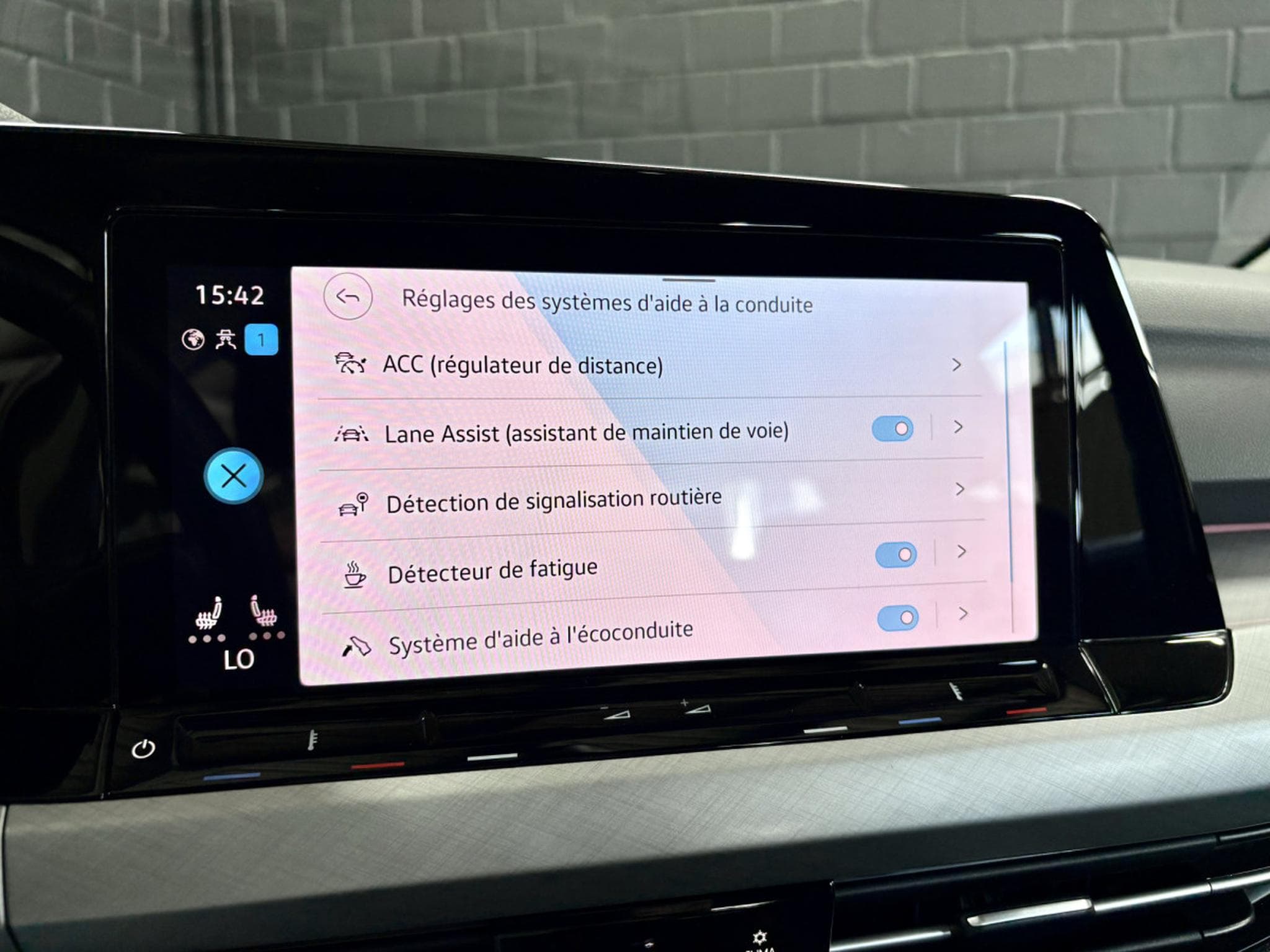 VW Golf Life 2.0 TDI BVM6 115 CV *ACC* APP CONNECT* *SIEGES CHAUFF* (2023) - Foto 18