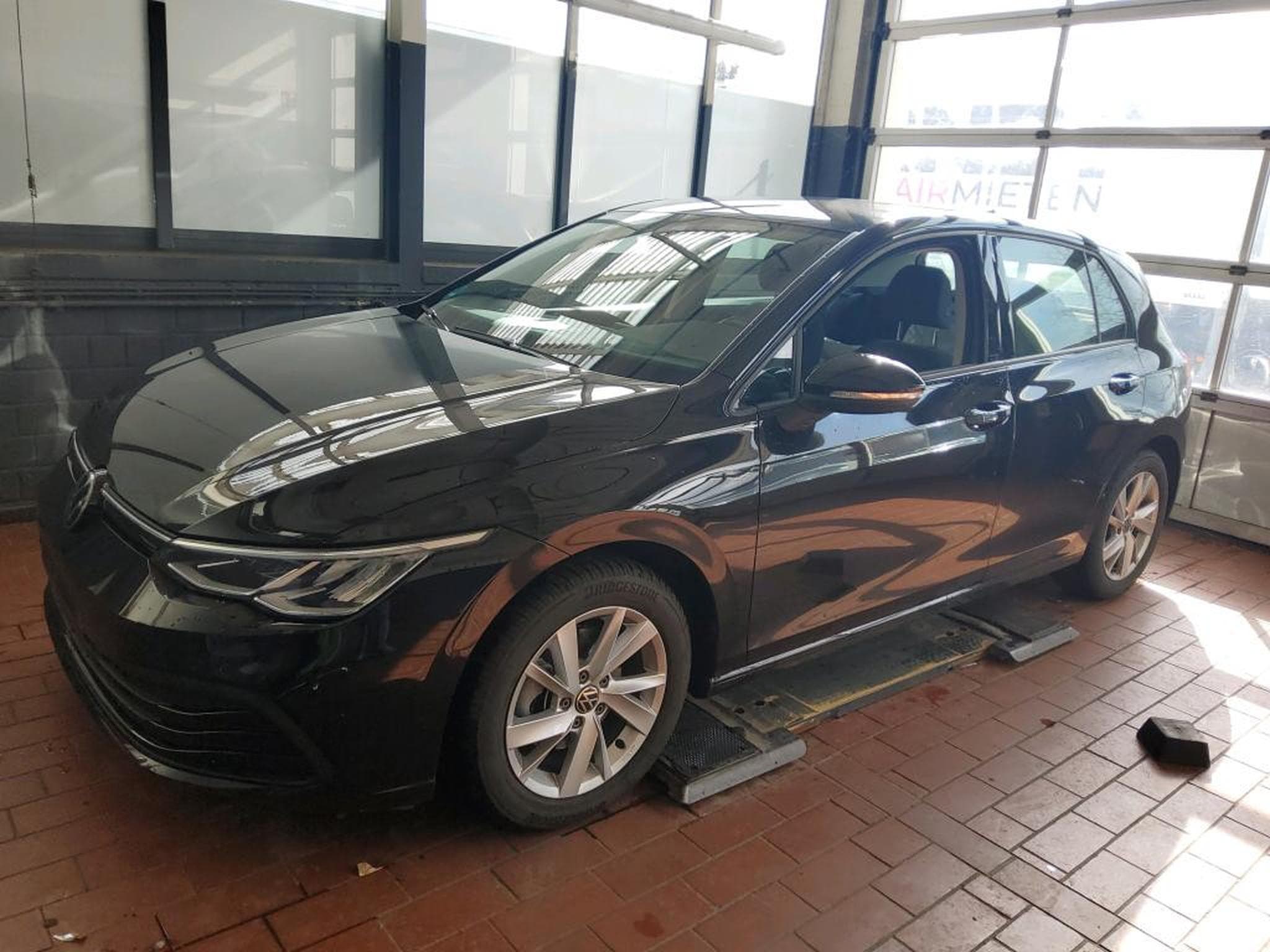 VW Golf Life 2.0 TDI BVM6 115 CV *ACC* APP CONNECT* *SIEGES CHAUFF* (2023) - Photo 5