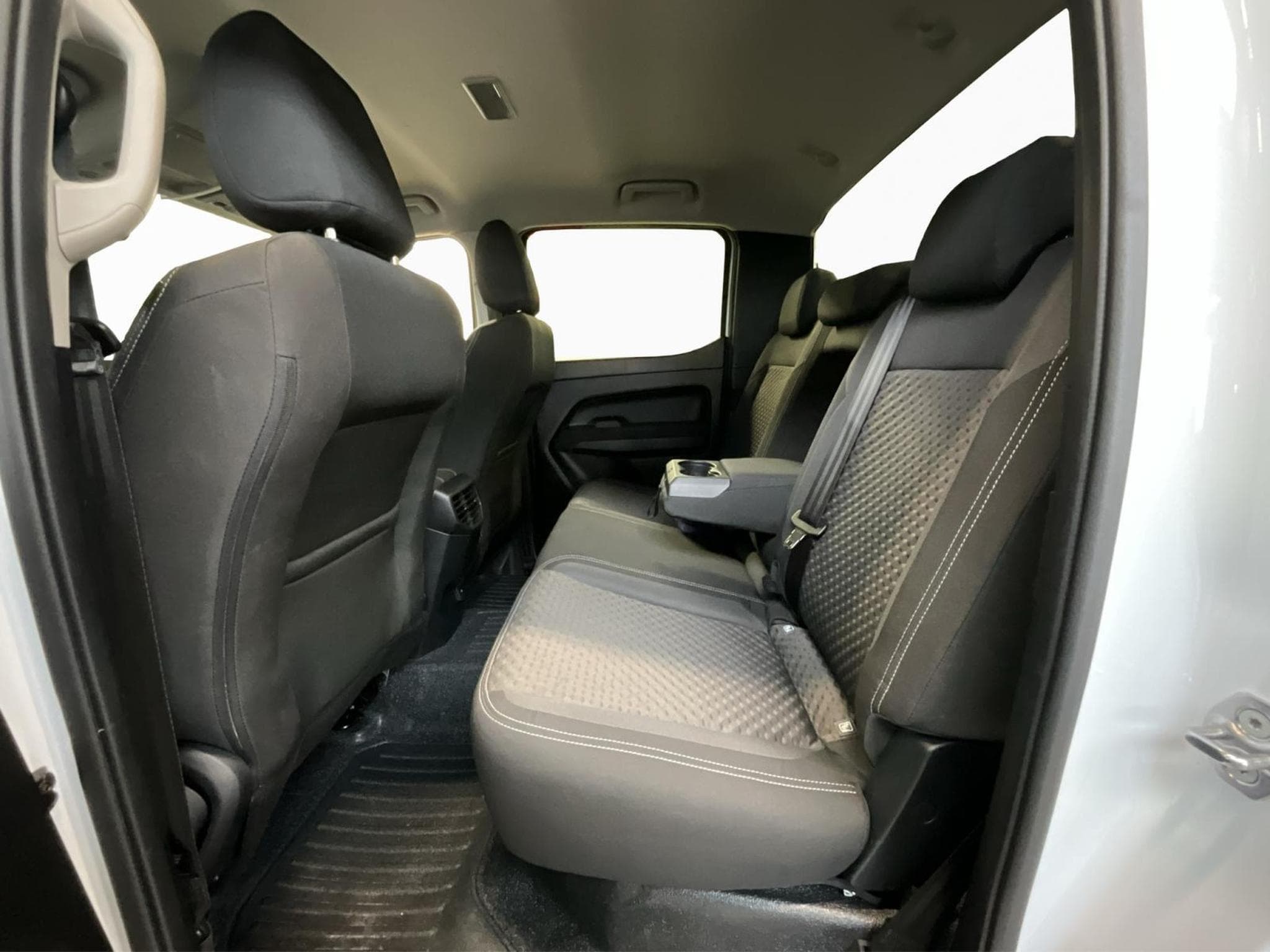 VW Amarok DC-Life+AUT.+4x4+P.Info+AHK (2025) - Foto 18