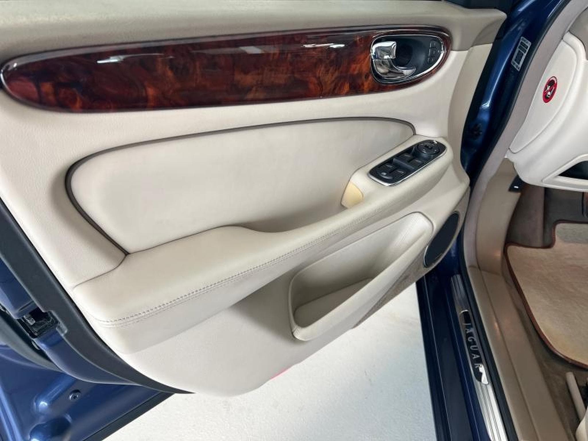 Jaguar XJ Voiture en dépot vente (2004) - Photo 13