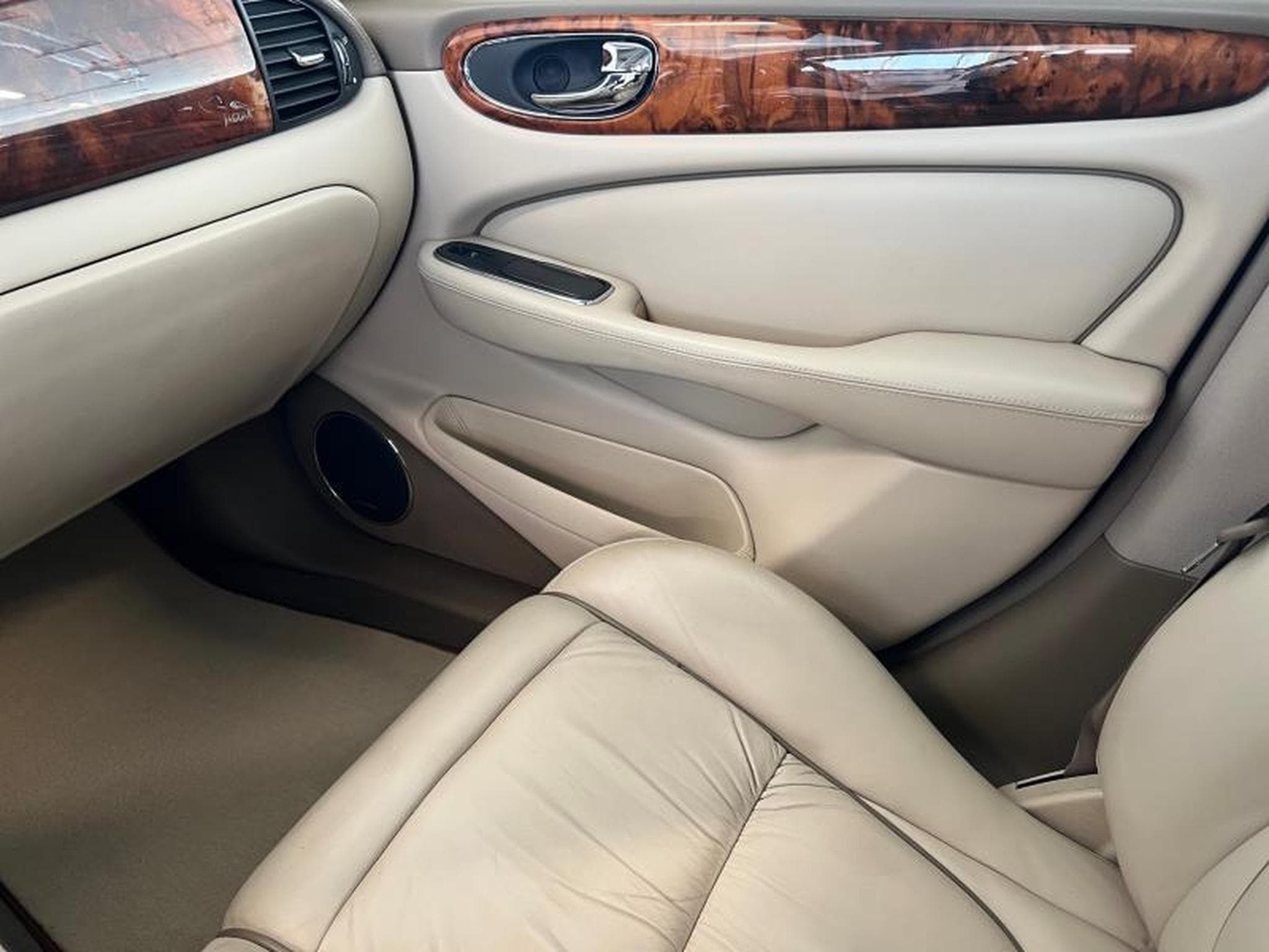 Jaguar XJ Voiture en dépot vente (2004) - Photo 9