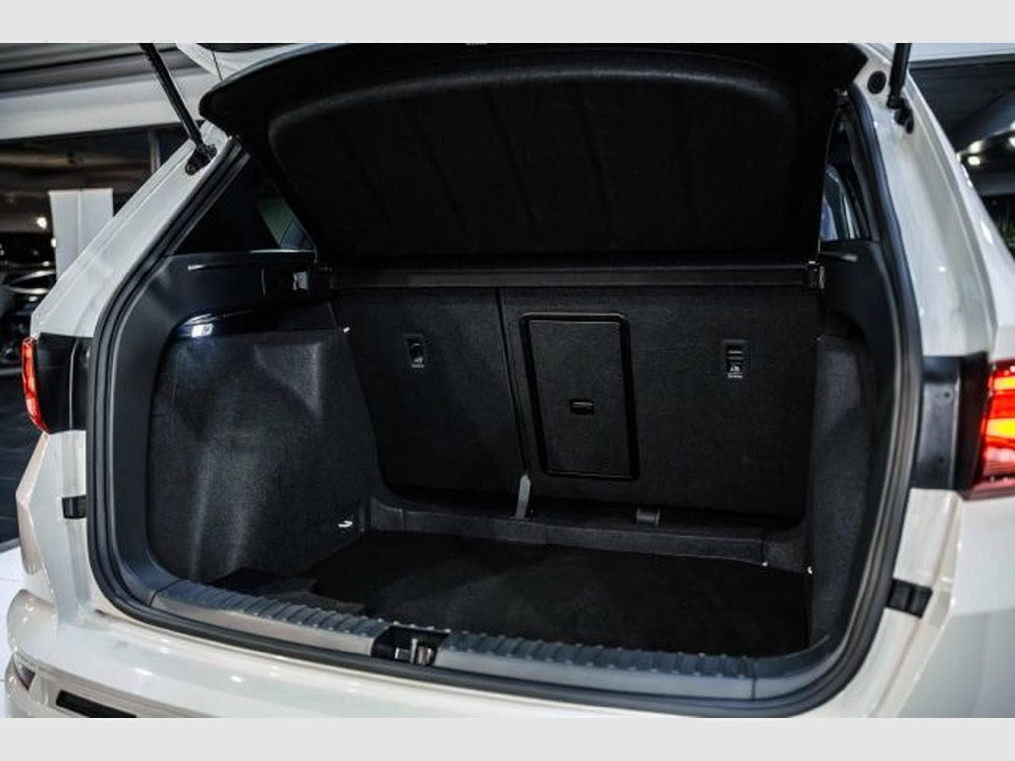 Cupra Ateca Ateca VZ 4Drive 2.0 TSI DSG NAVI RFK LED SHZG (2024) - Photo 15