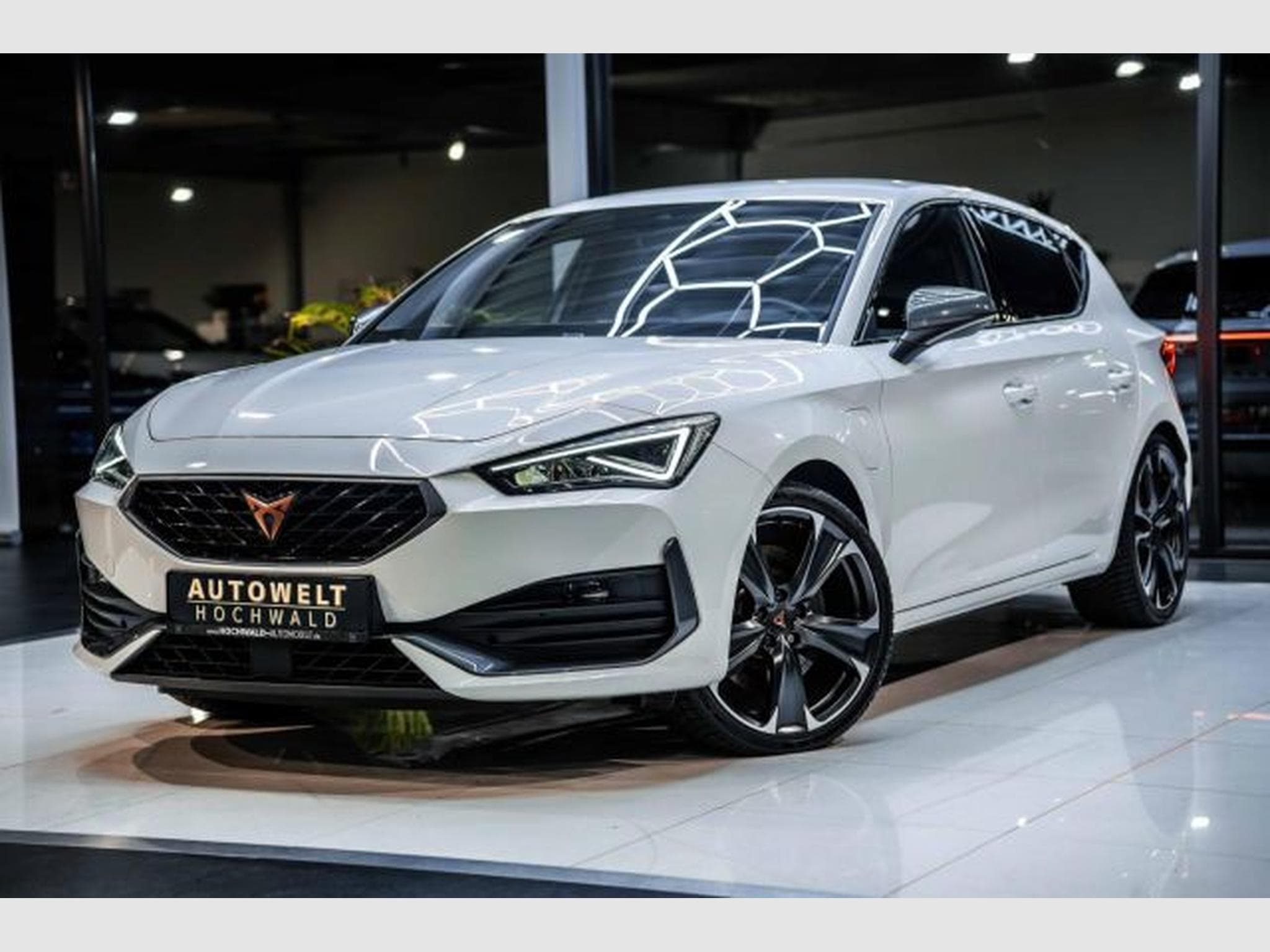 Cupra Leon Leon VZ 1.4 e-Hybrid DSG NAVI LED Spur. SHZ PDC (2022) - Photo 2