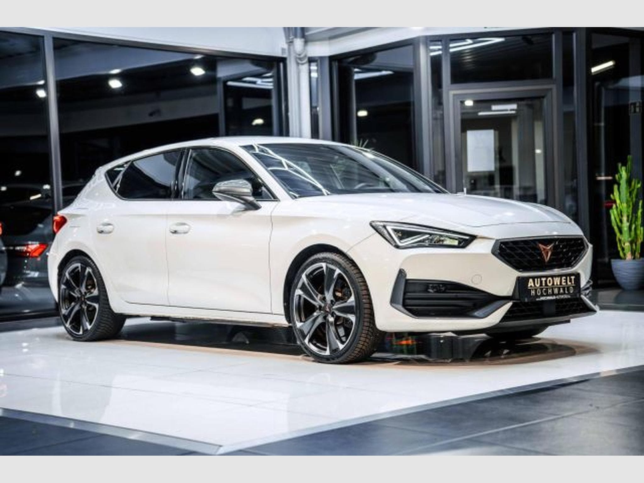 Cupra Leon Leon VZ 1.4 e-Hybrid DSG NAVI LED Spur. SHZ PDC (2022) - Photo 7
