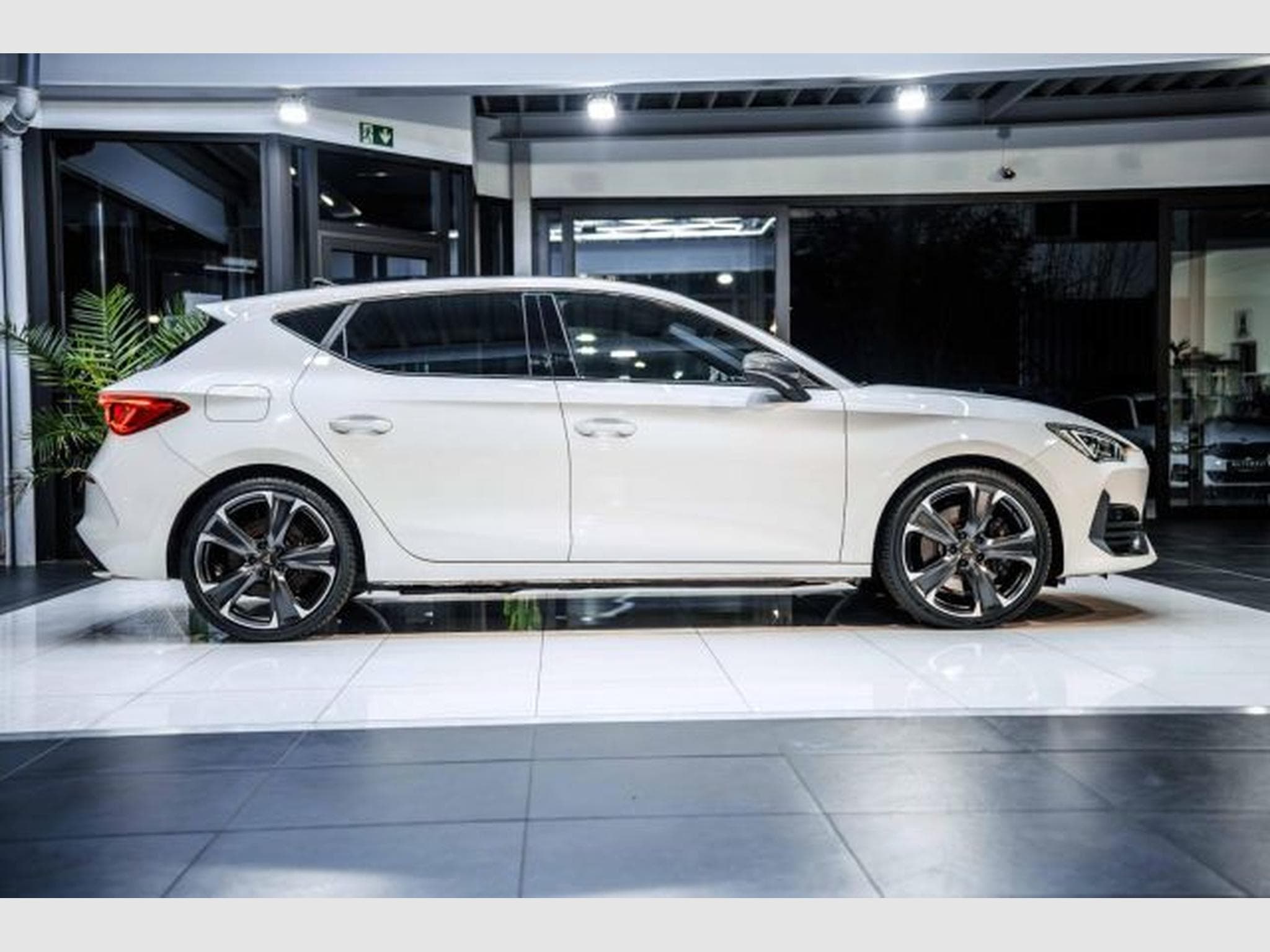 Cupra Leon Leon VZ 1.4 e-Hybrid DSG NAVI LED Spur. SHZ PDC (2022) - Photo 8