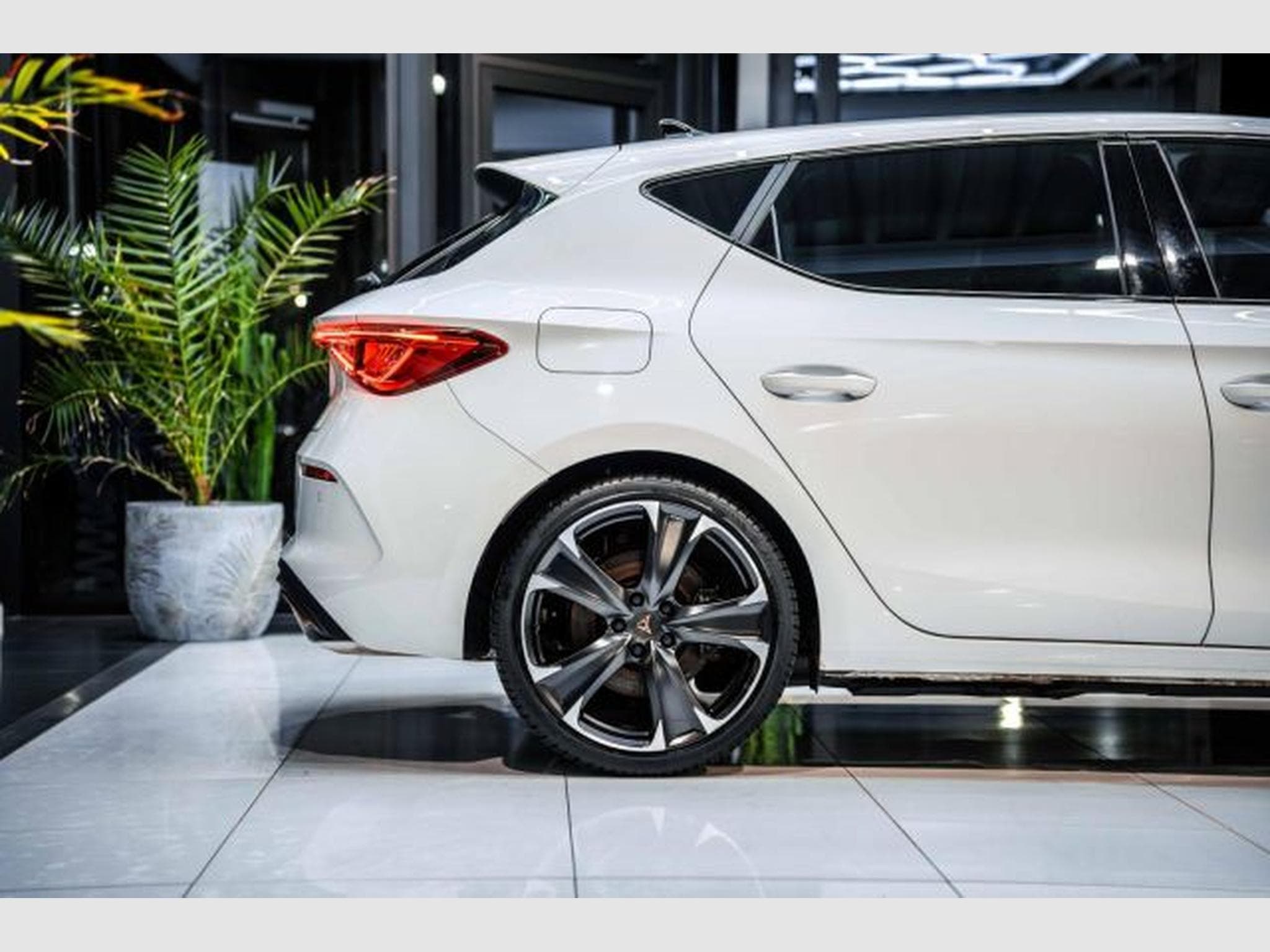 Cupra Leon Leon VZ 1.4 e-Hybrid DSG NAVI LED Spur. SHZ PDC (2022) - Photo 9