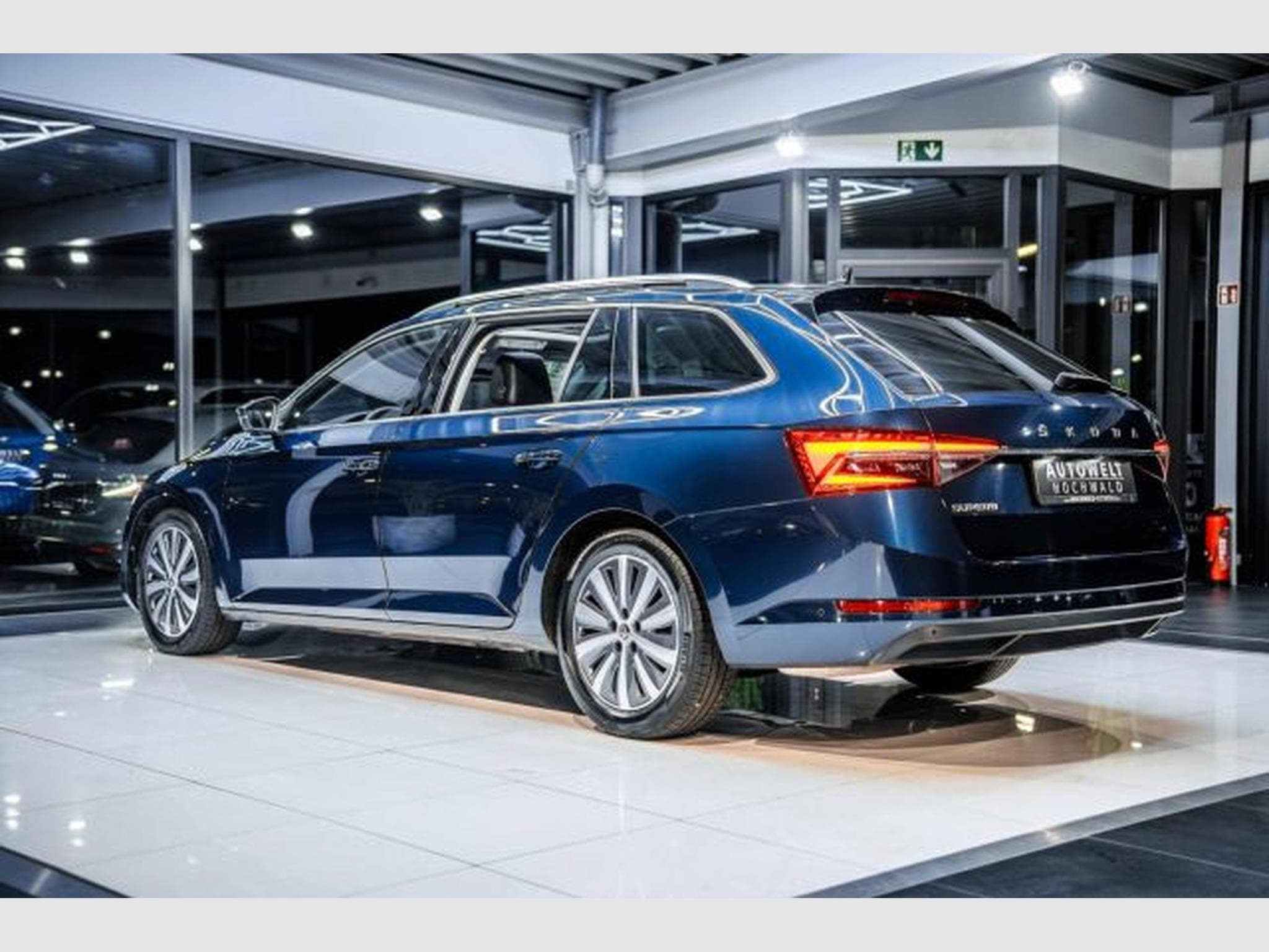 Skoda Superb Superb 2.0 TDI DSG Premium NAVI LED RFK AHK PANO (2021) - Photo 11